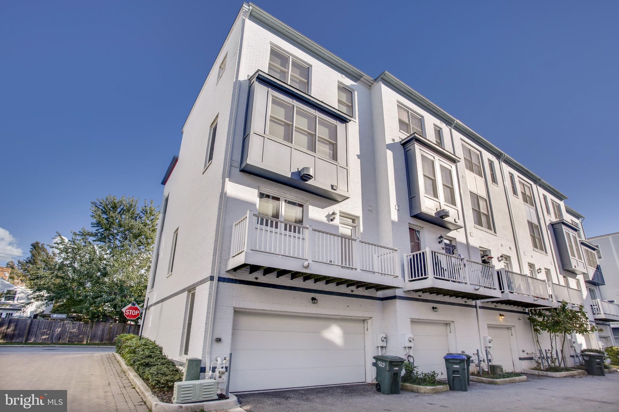 OLD TOWN COMMONS - Residential Lease