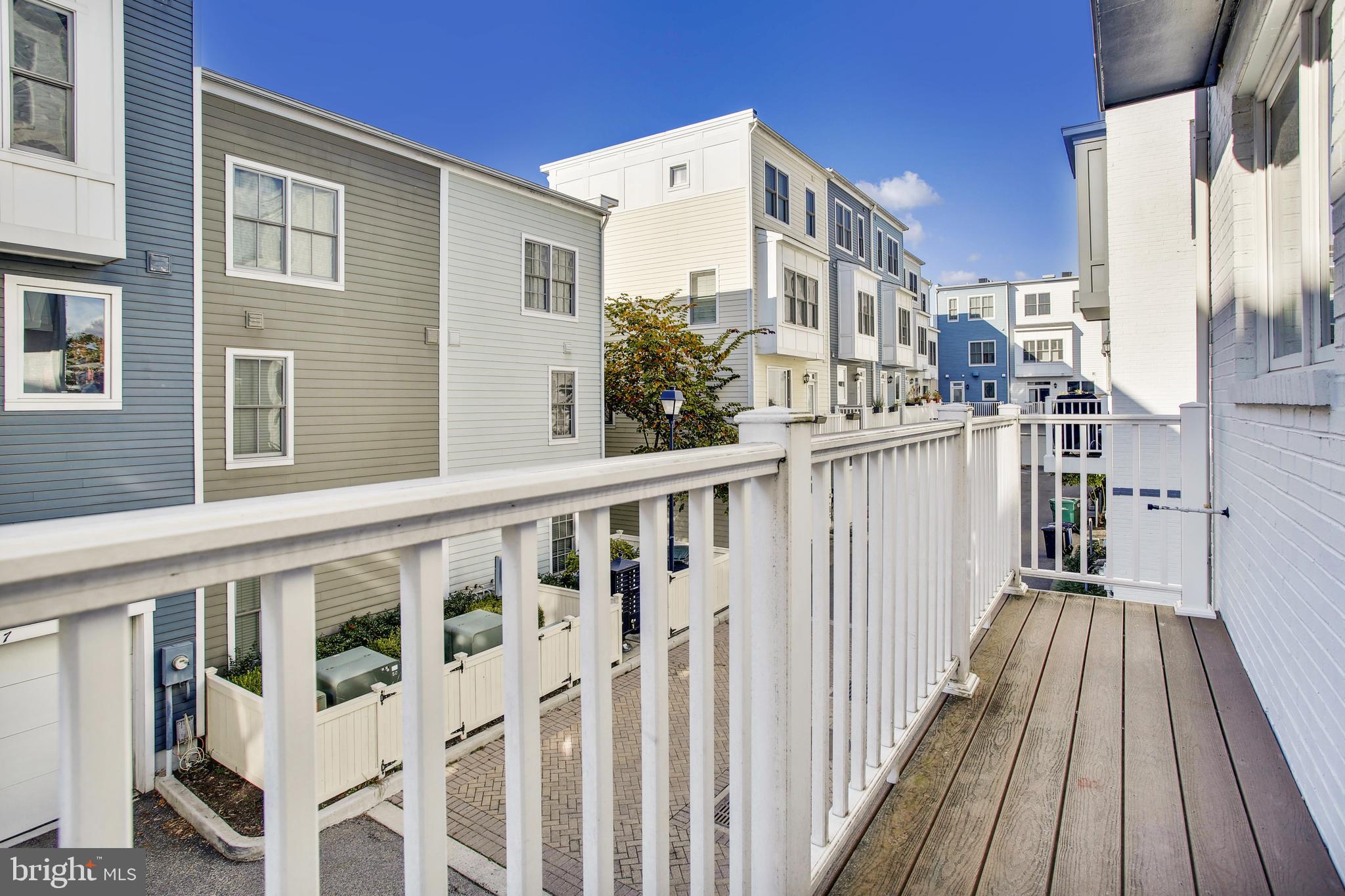 OLD TOWN COMMONS - Residential Lease