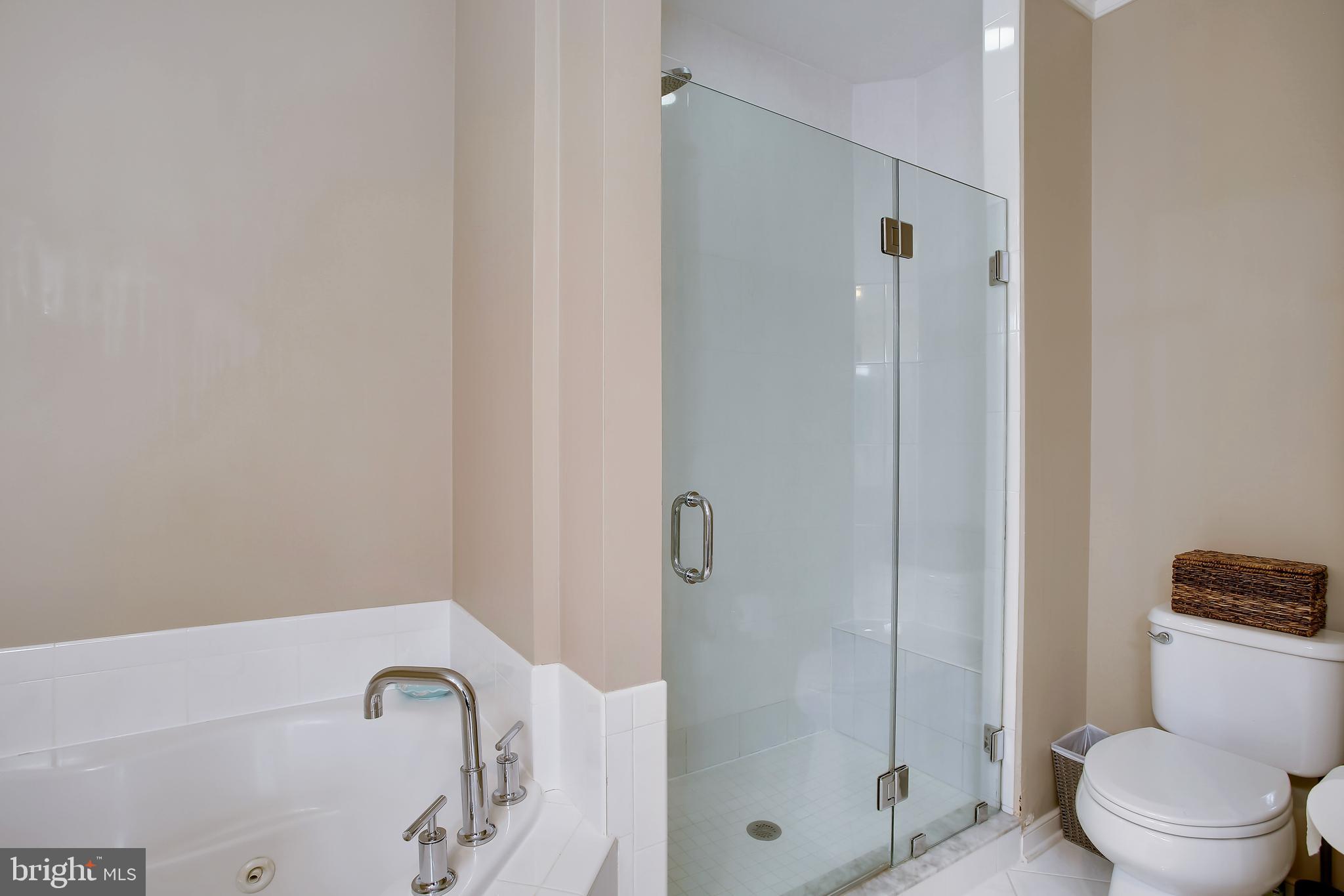 OLD TOWN COMMONS - Residential Lease