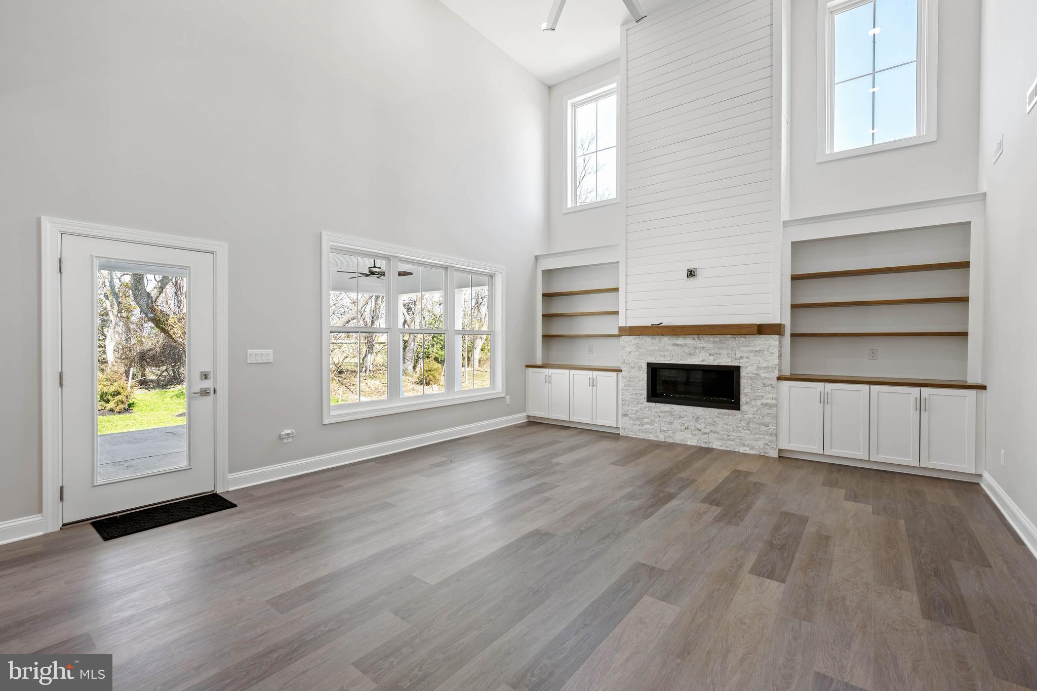 FISHERS COVE - Residential