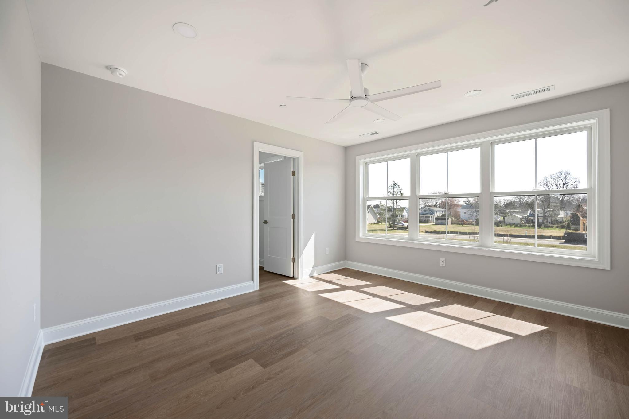 FISHERS COVE - Residential