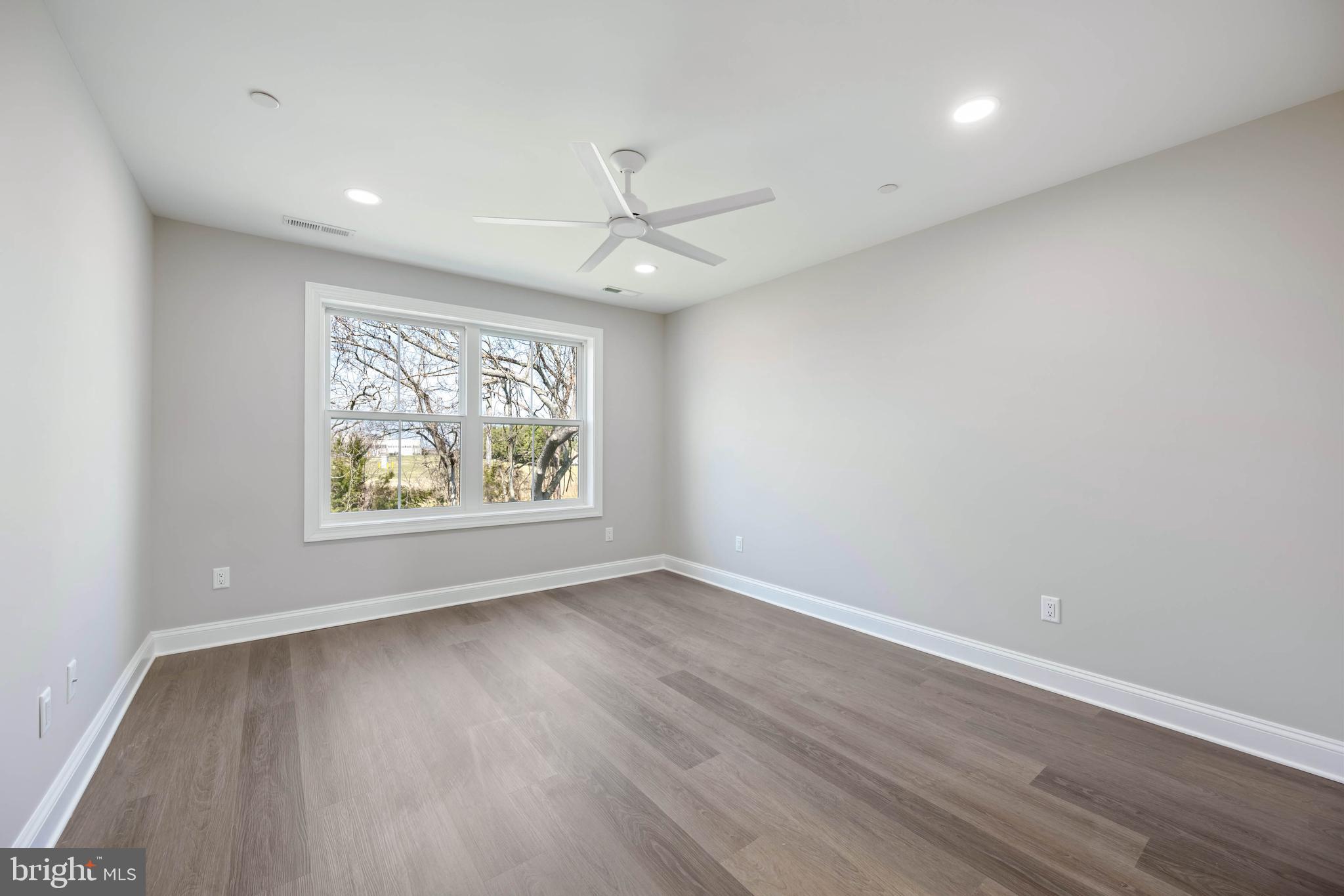 FISHERS COVE - Residential