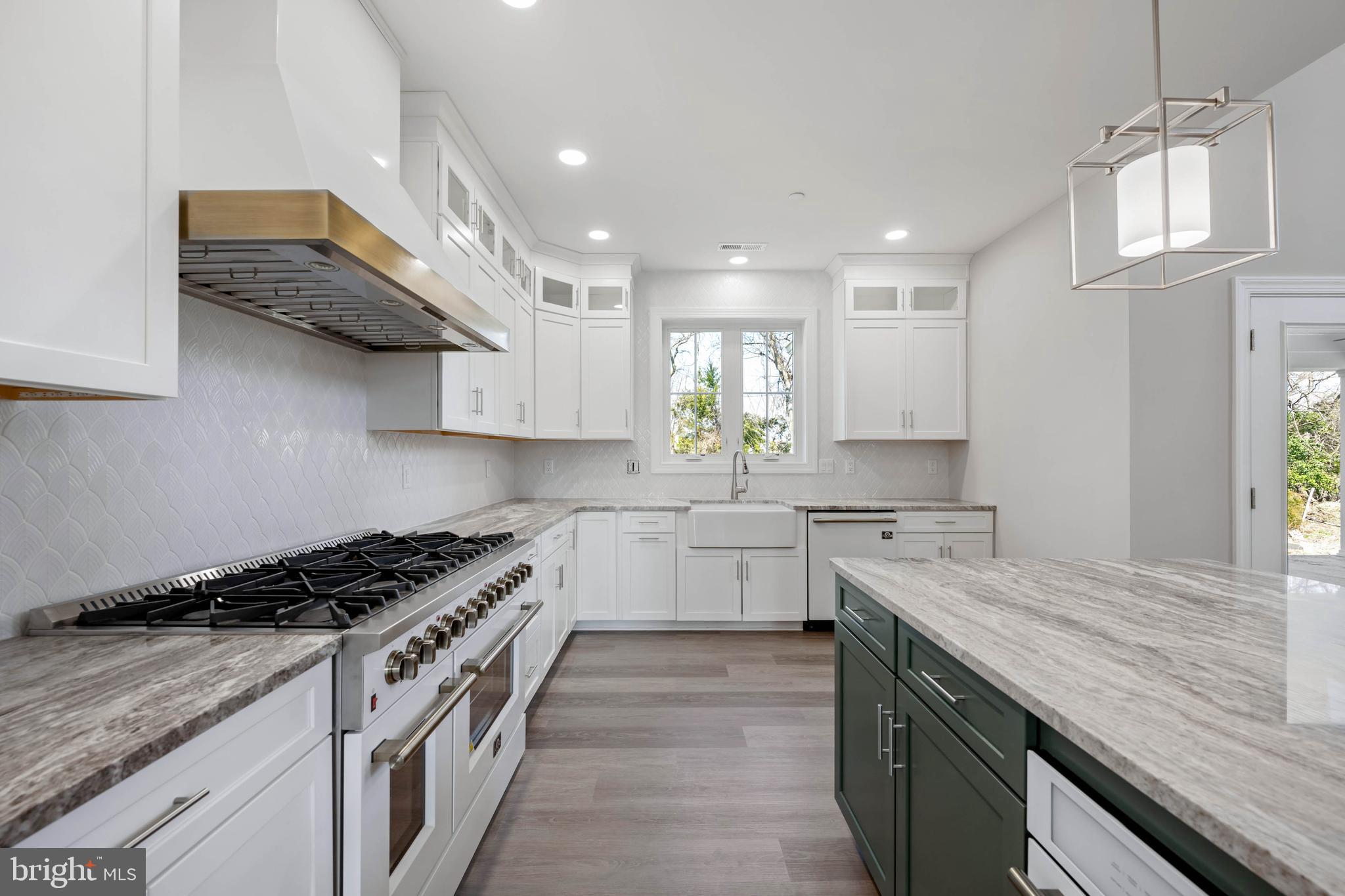 FISHERS COVE - Residential