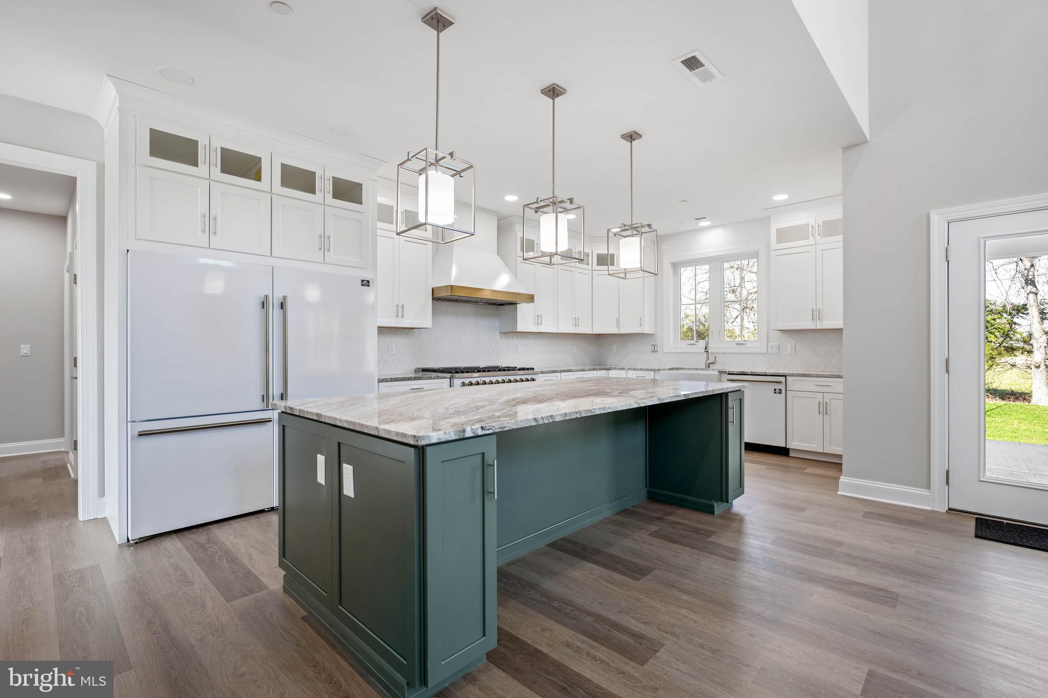 FISHERS COVE - Residential