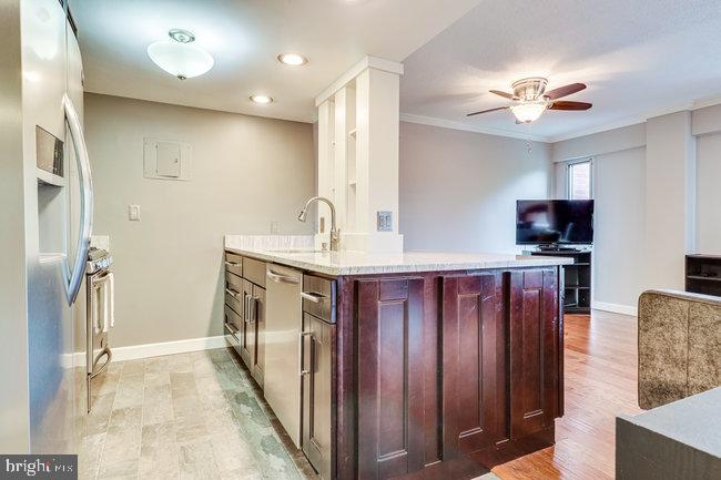 1300 ARMY NAVY DRIVE 511