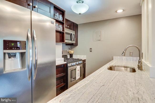 1300 ARMY NAVY DRIVE 511