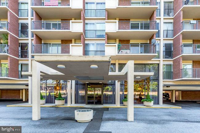 1300 ARMY NAVY DRIVE 511