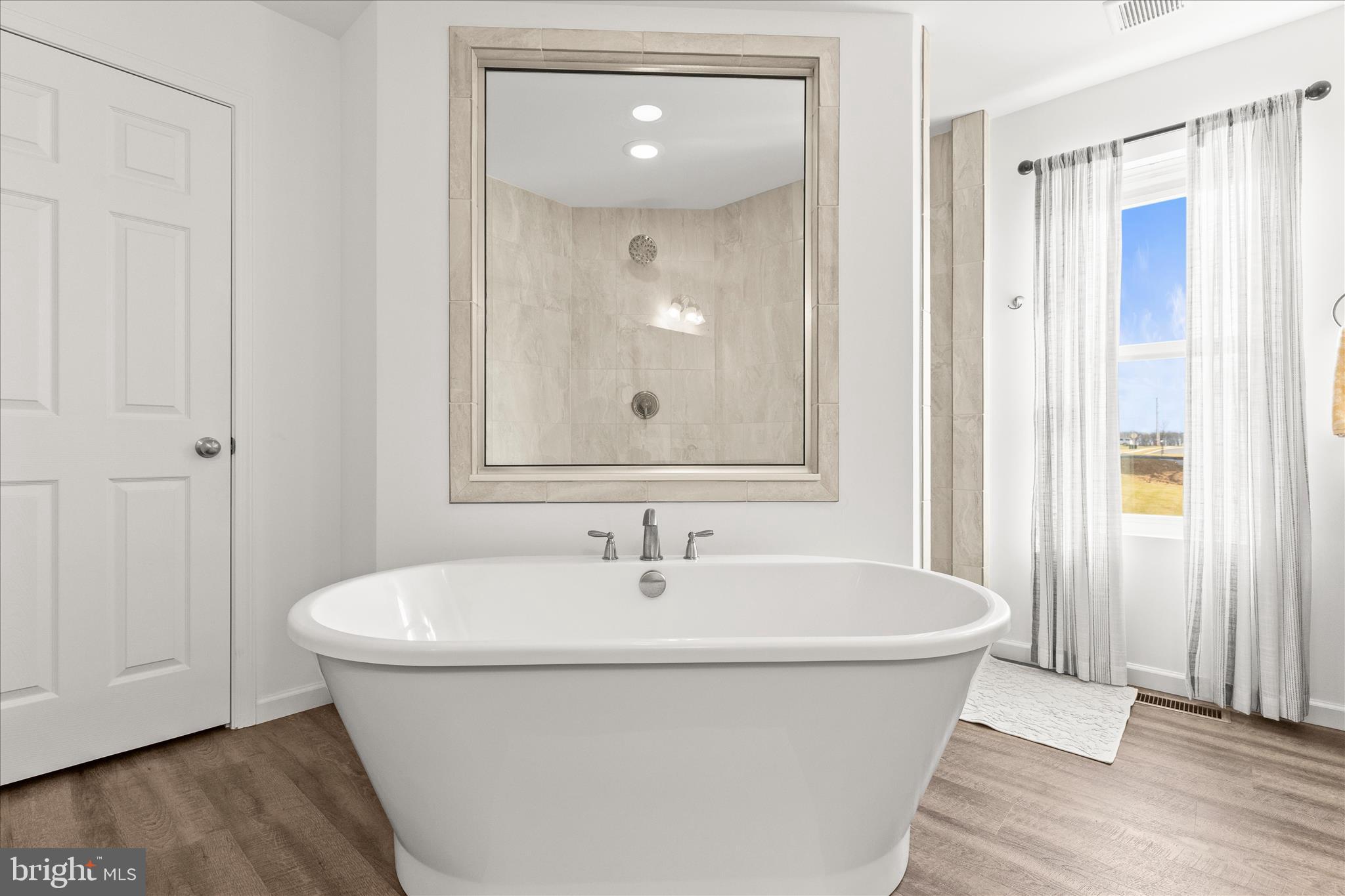 HAMILTON'S OVERLOOK - Residential