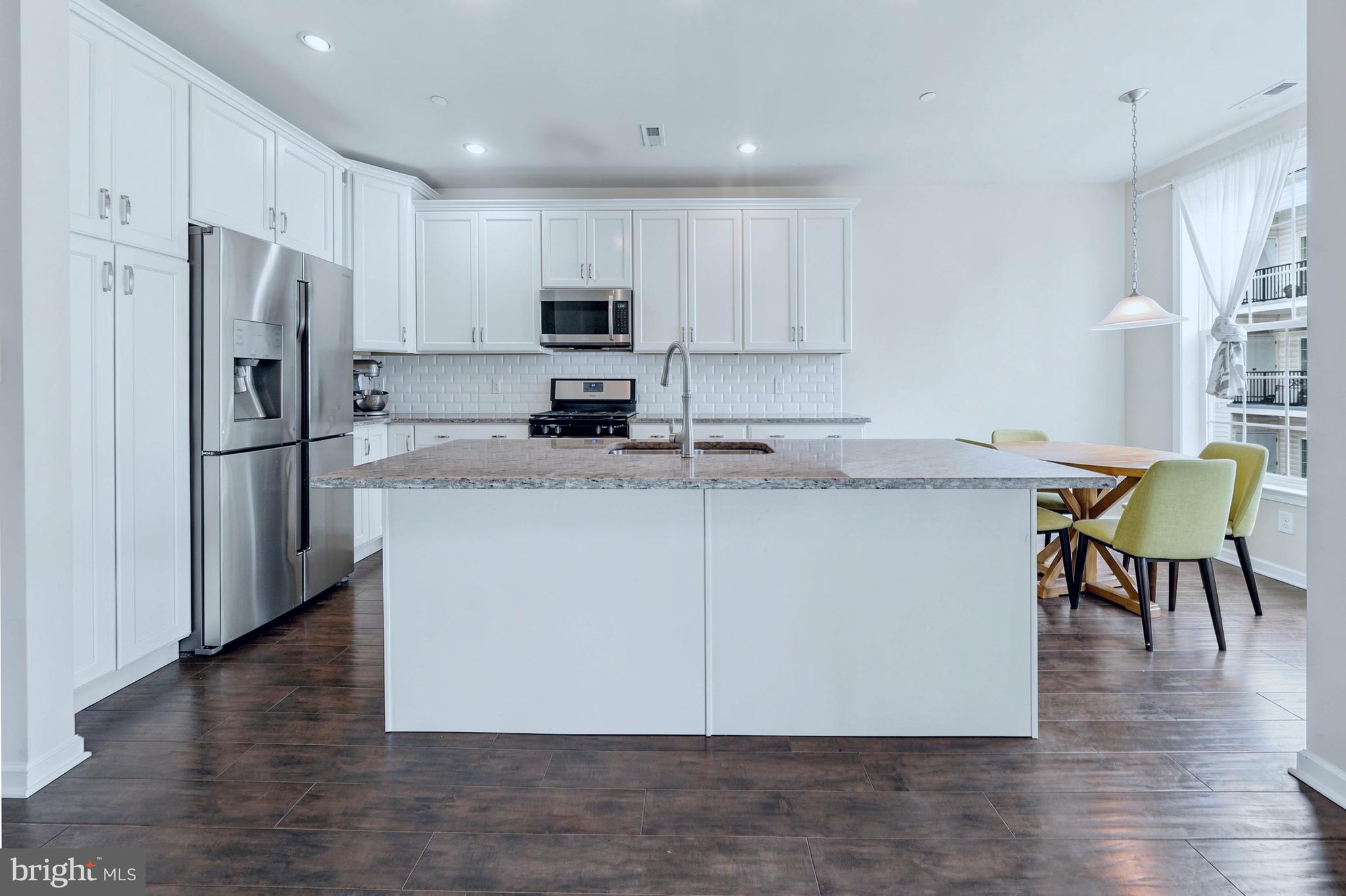 RAVENSCLIFF - Residential