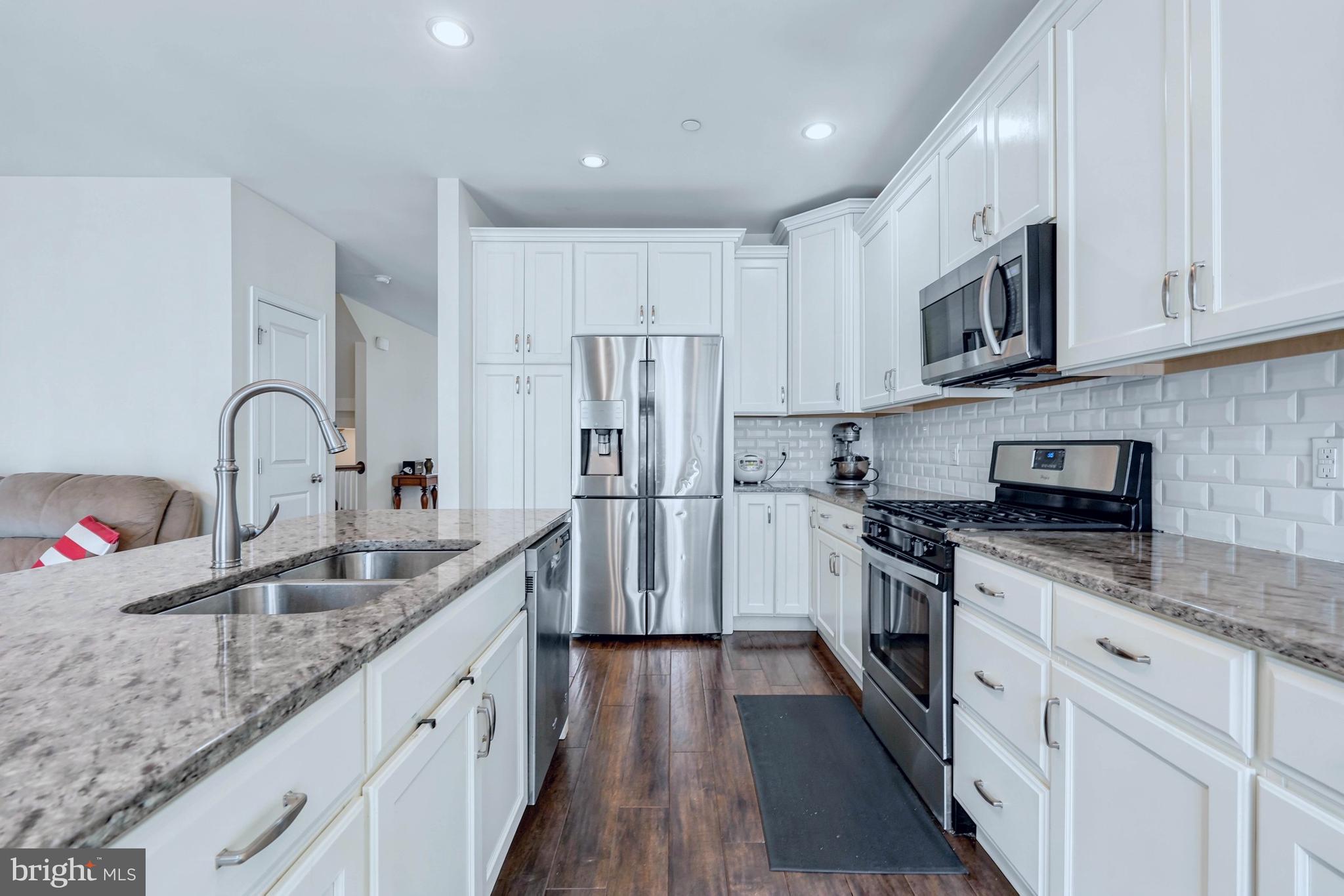 RAVENSCLIFF - Residential