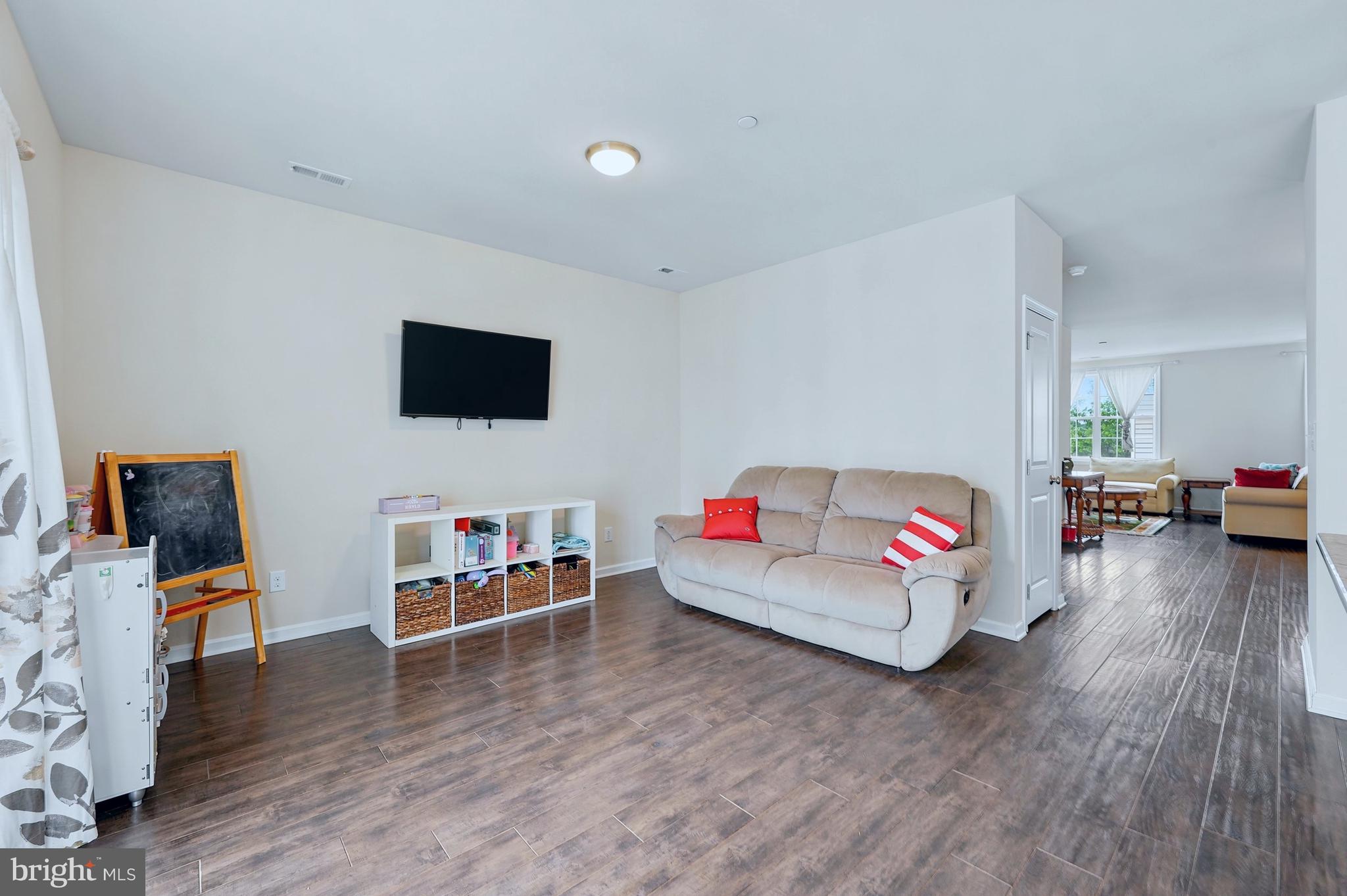 RAVENSCLIFF - Residential