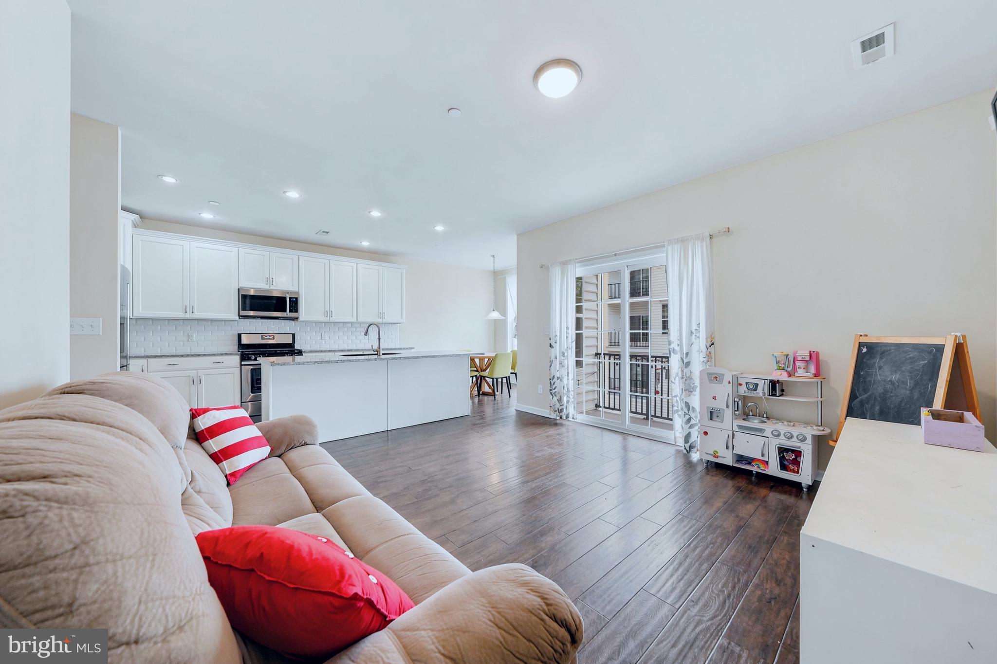RAVENSCLIFF - Residential