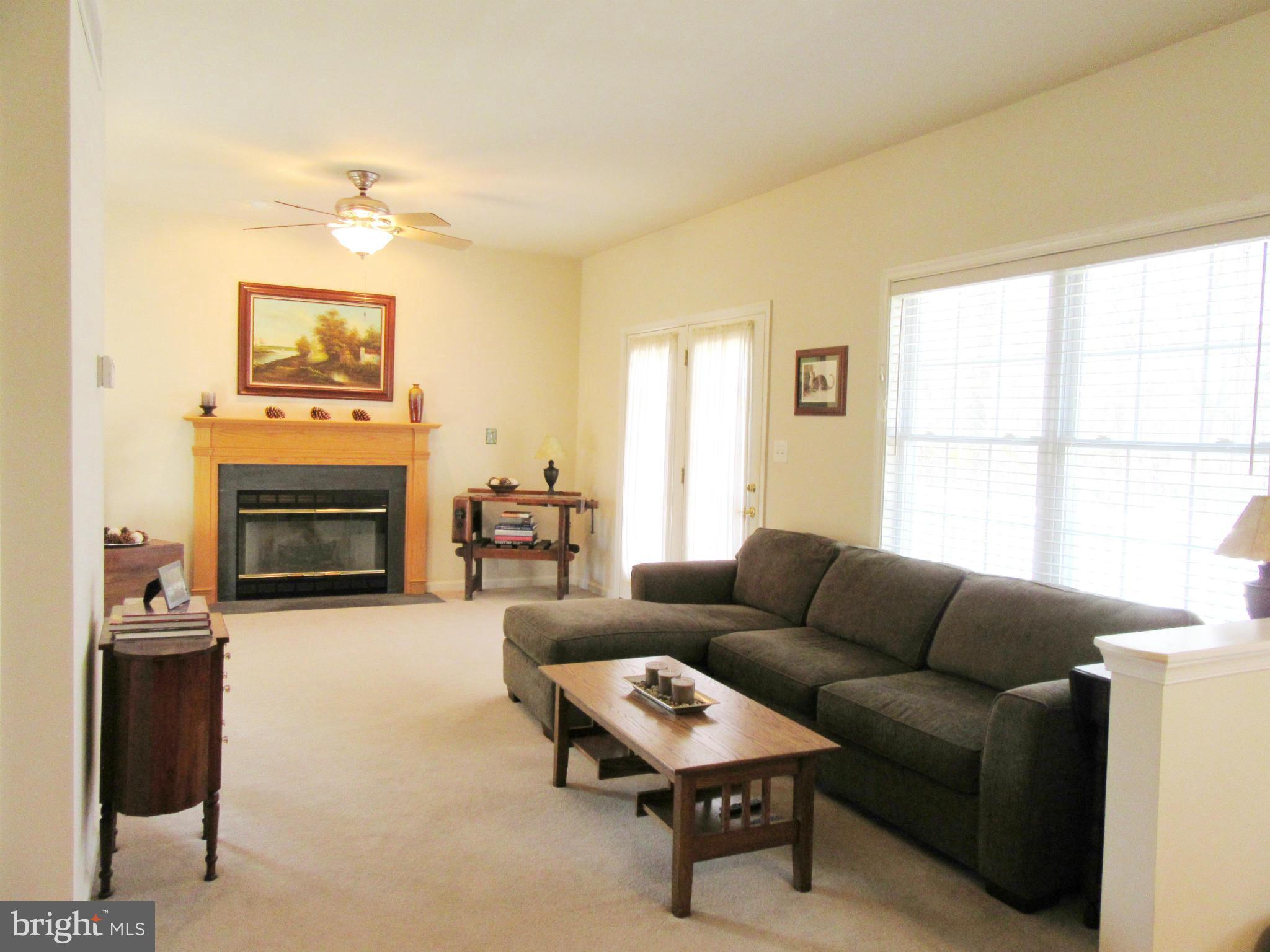 BREEZY POINT - Residential