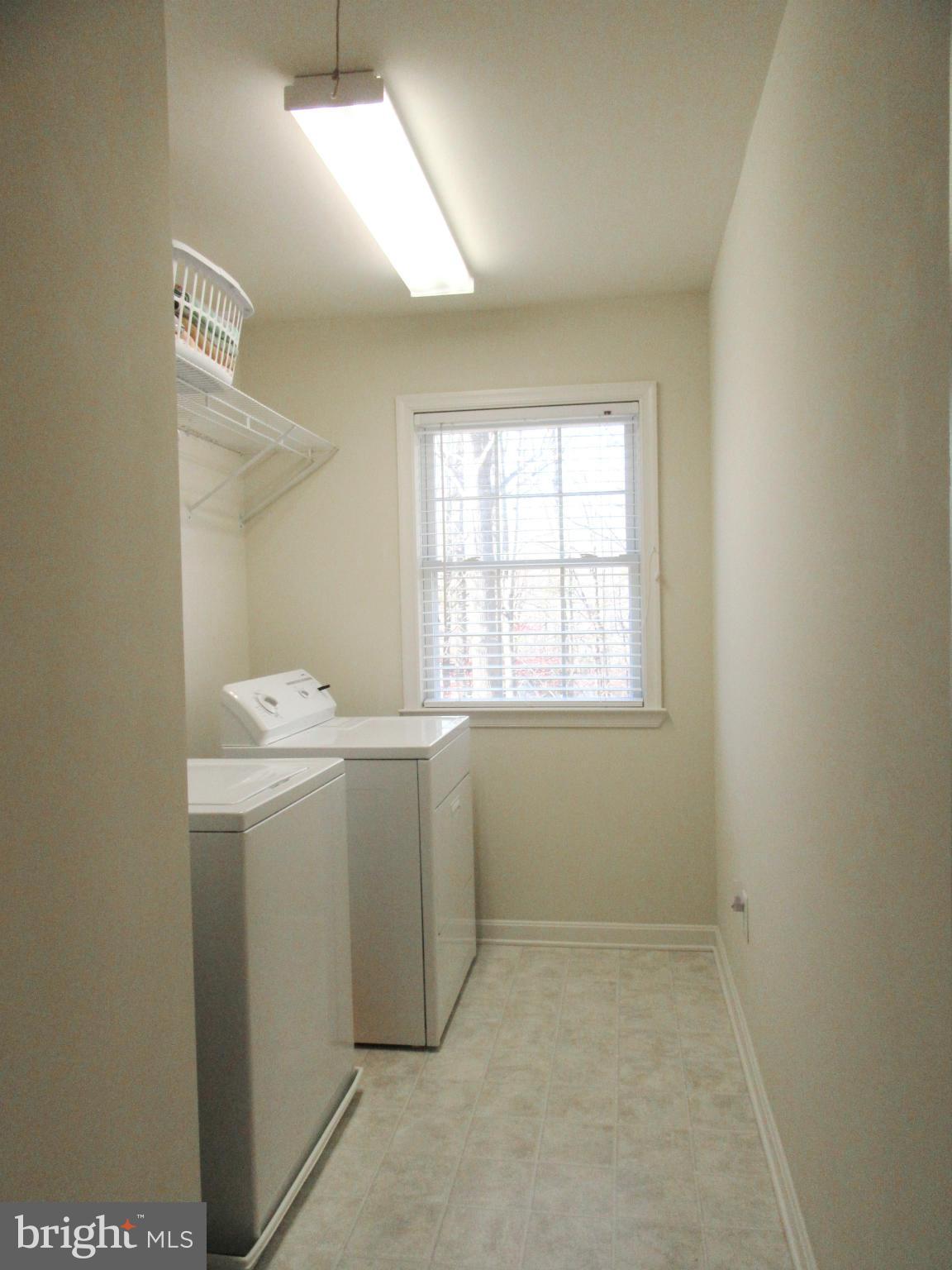 BREEZY POINT - Residential