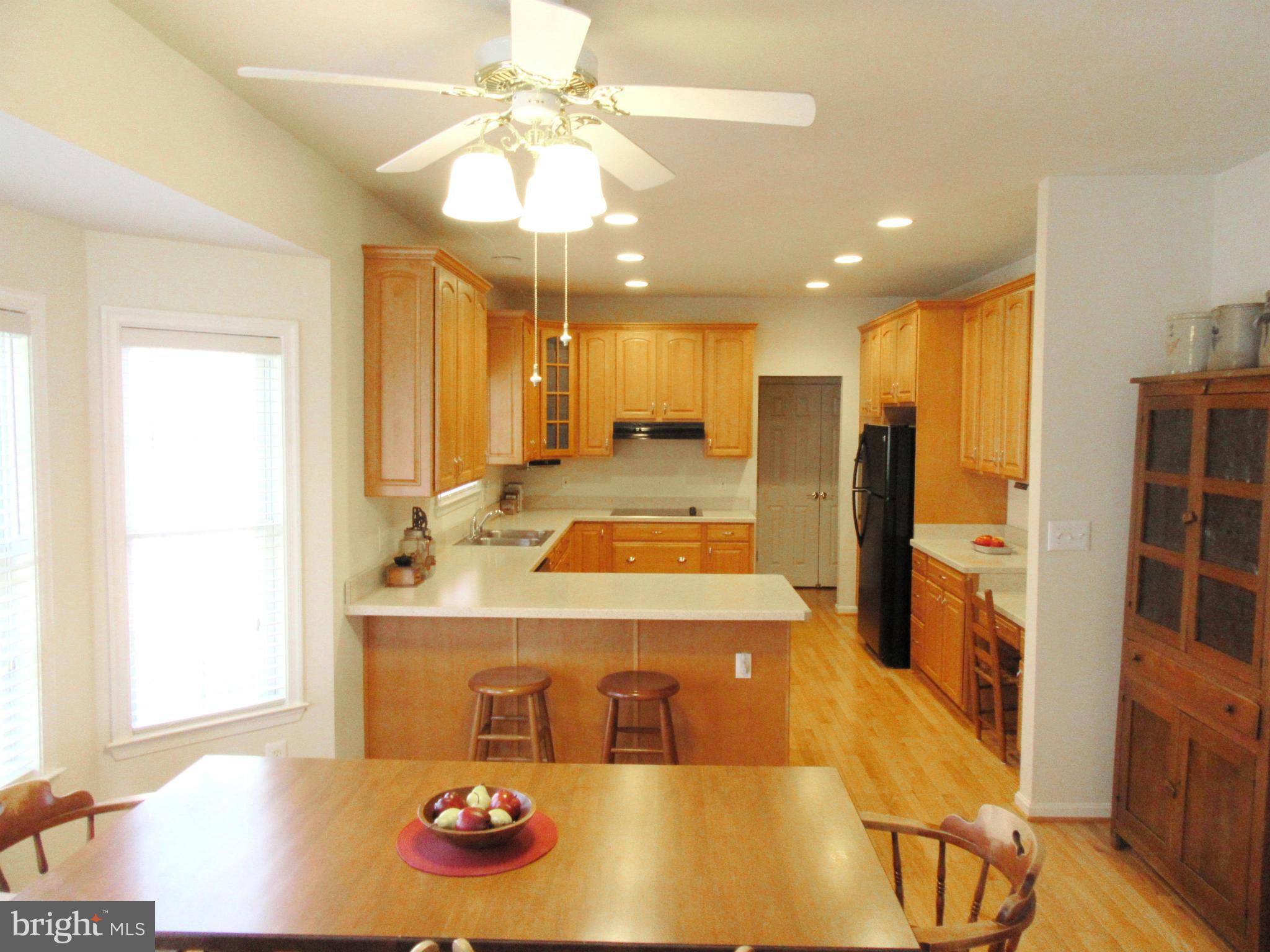 BREEZY POINT - Residential