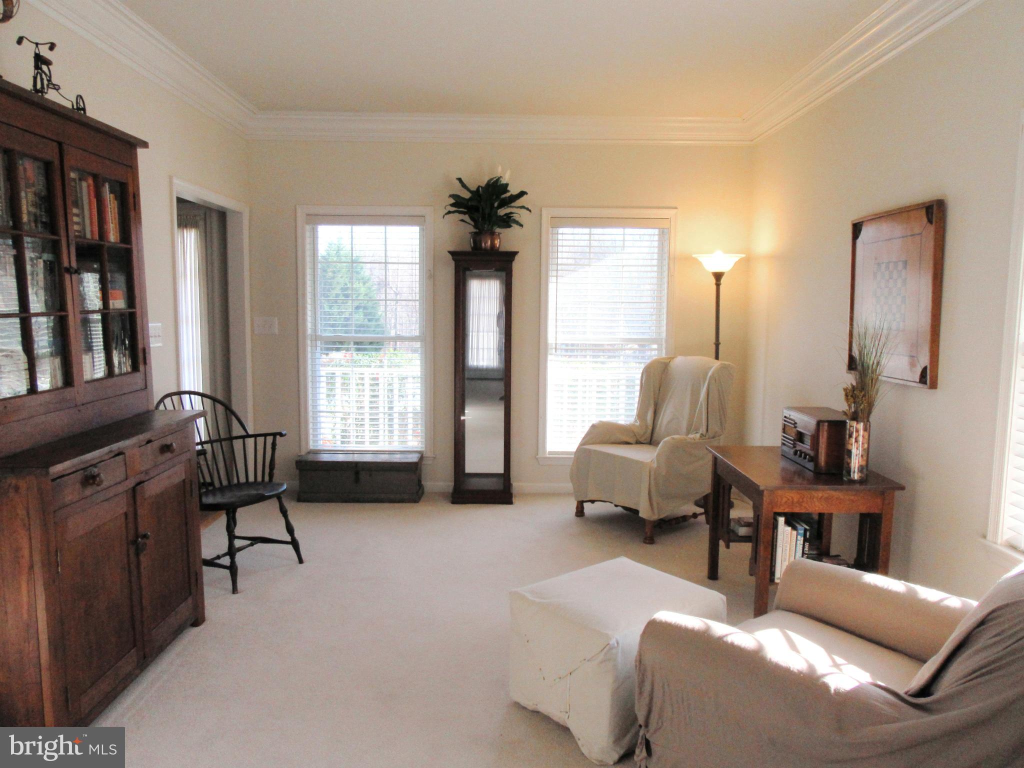 BREEZY POINT - Residential