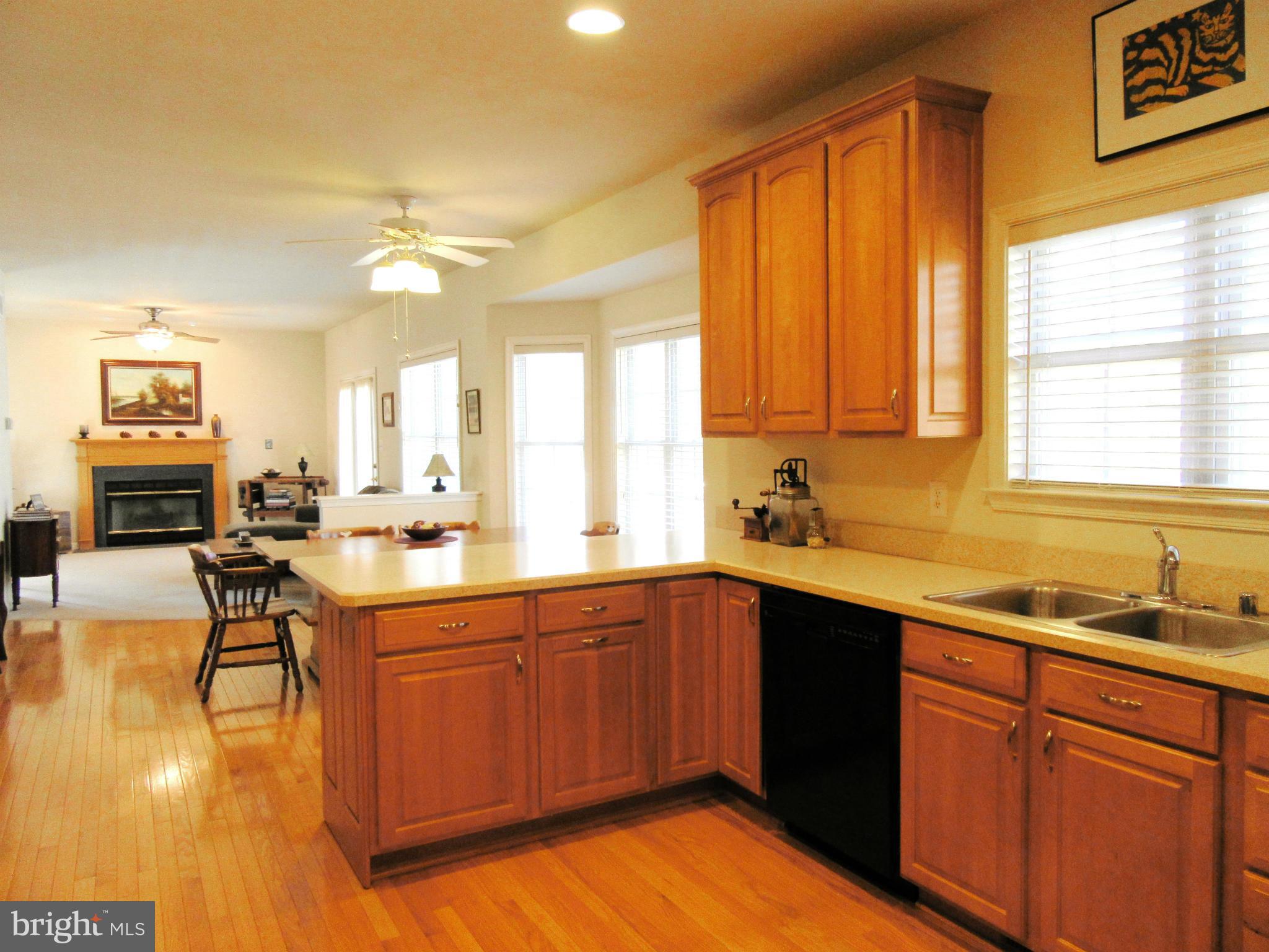 BREEZY POINT - Residential