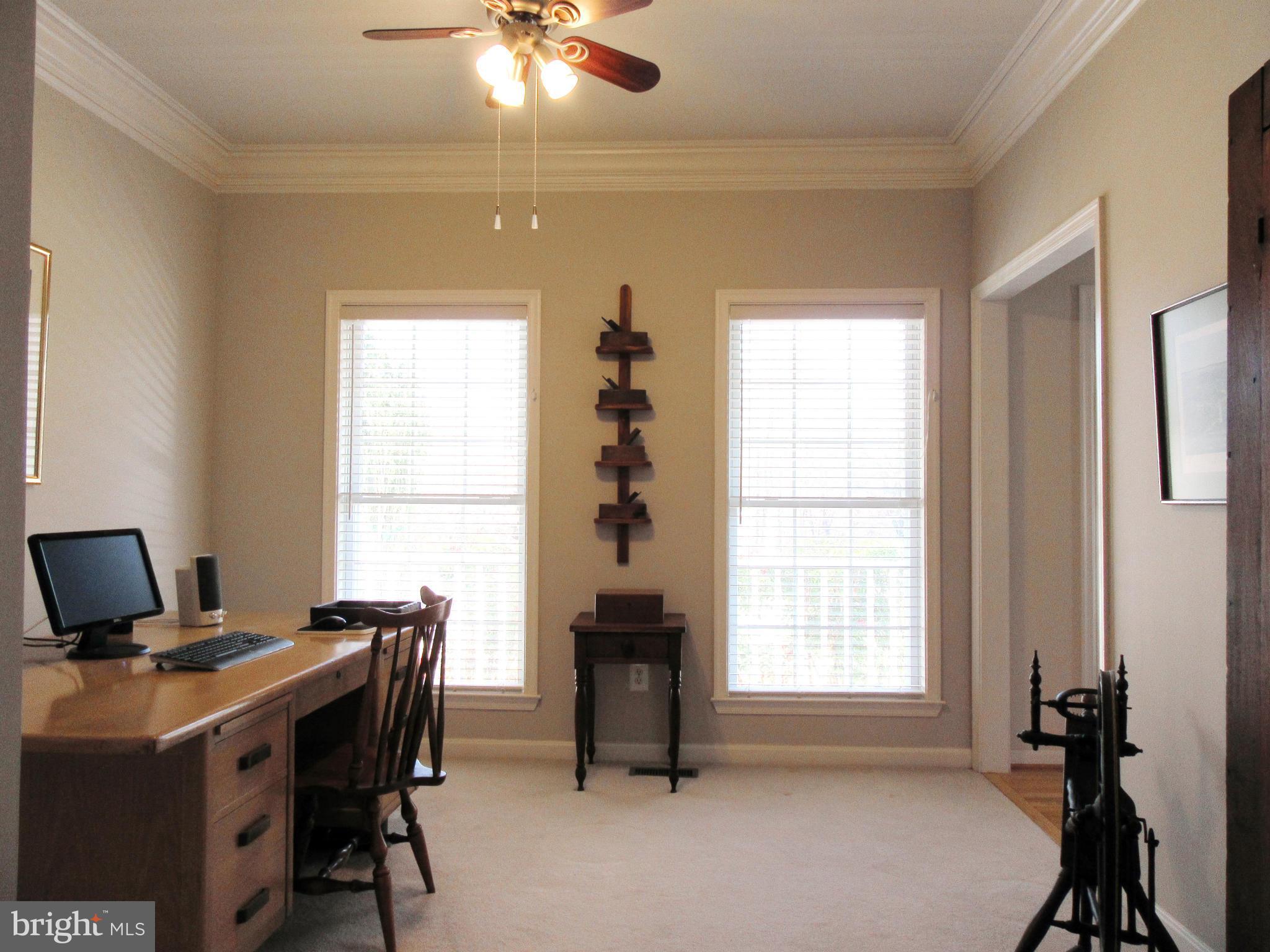 BREEZY POINT - Residential