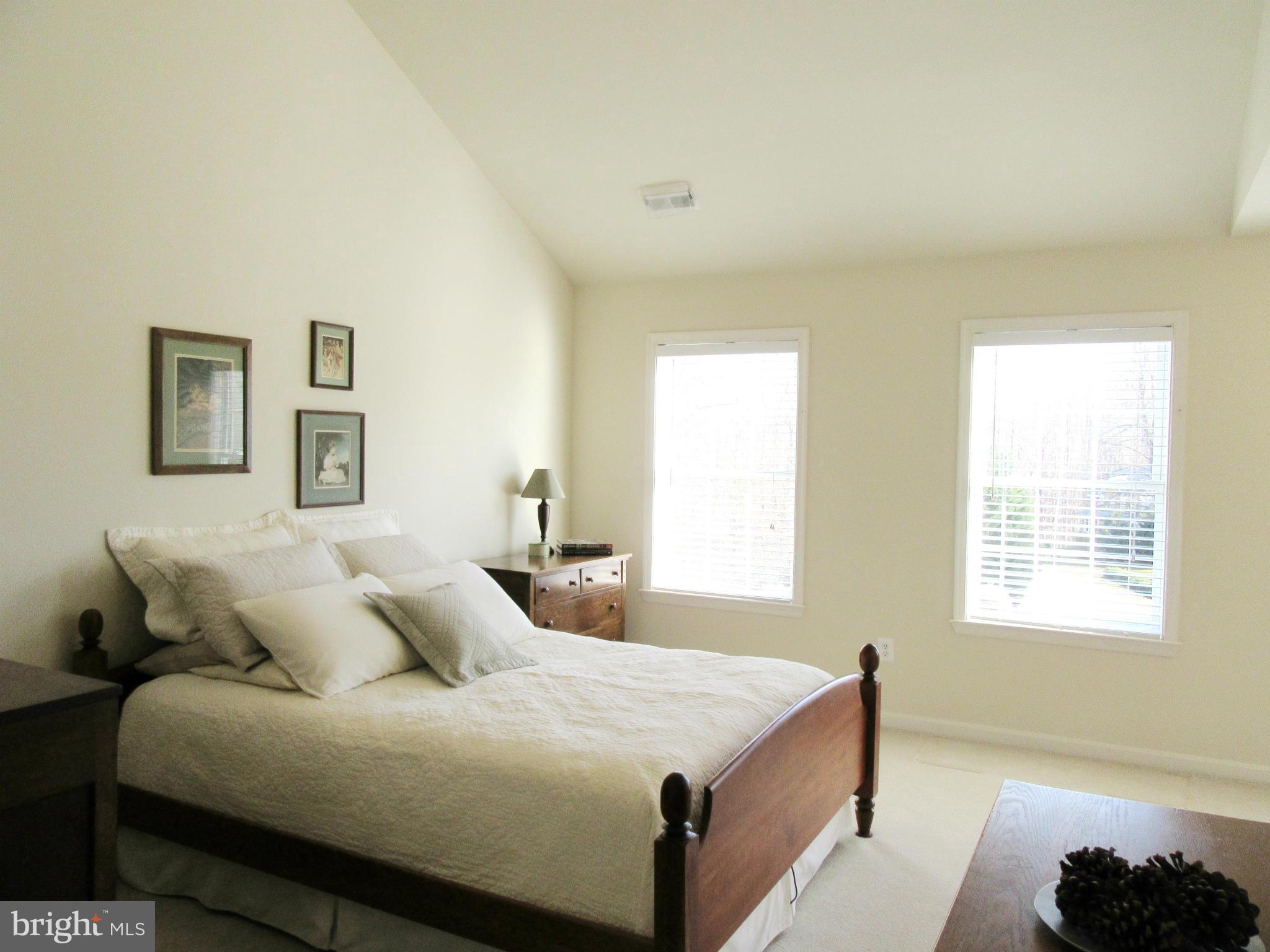 BREEZY POINT - Residential