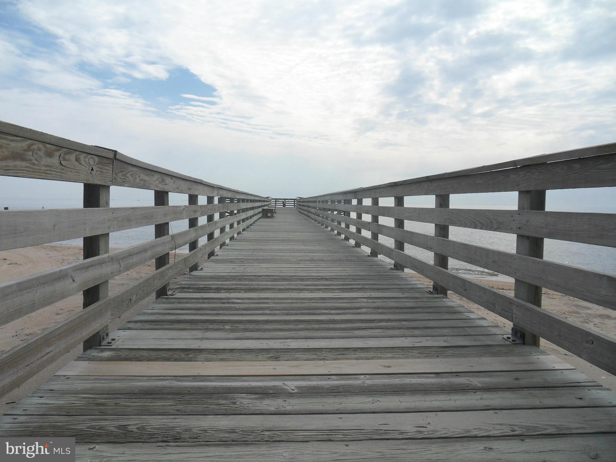 BREEZY POINT - Residential