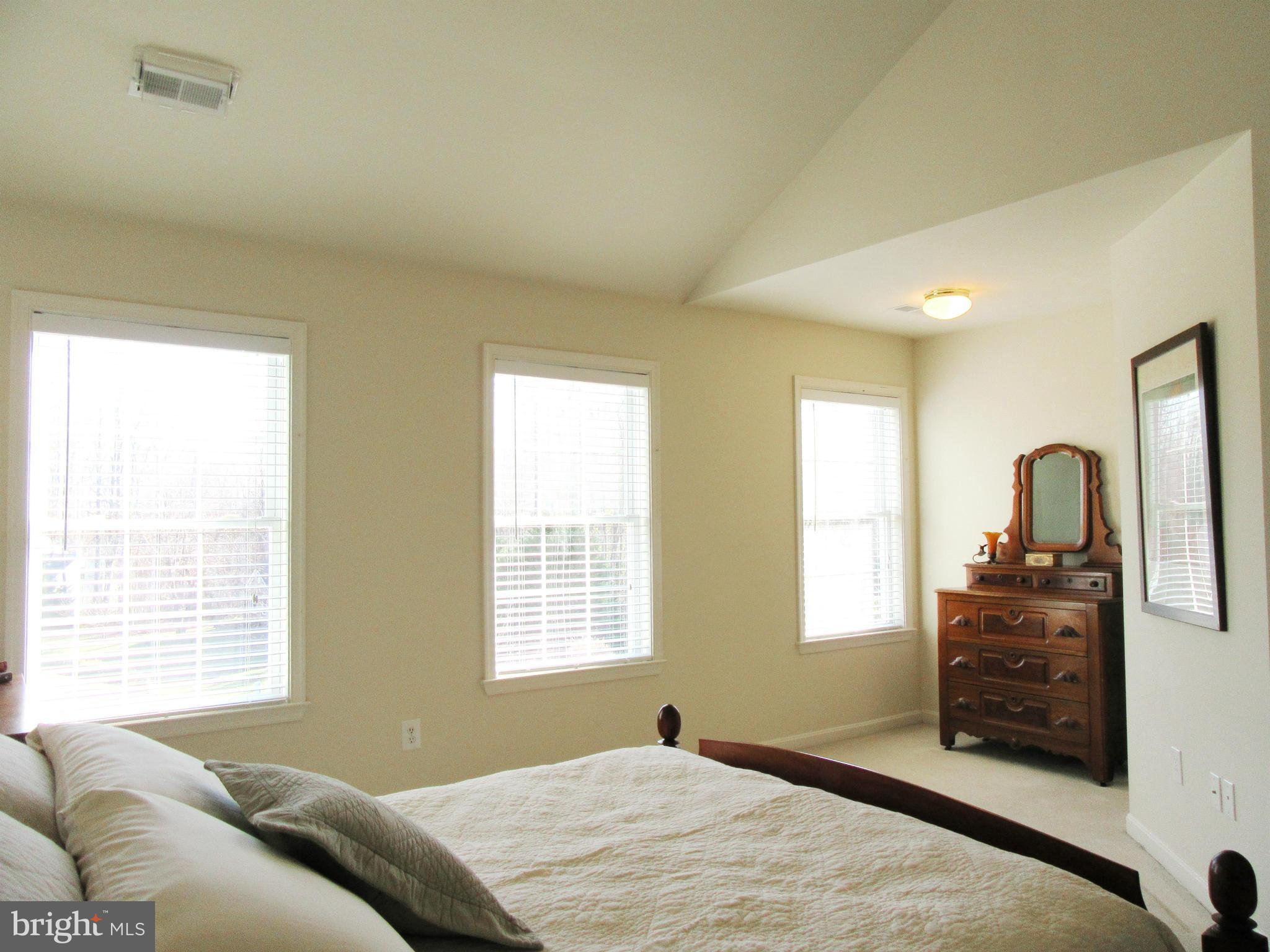 BREEZY POINT - Residential