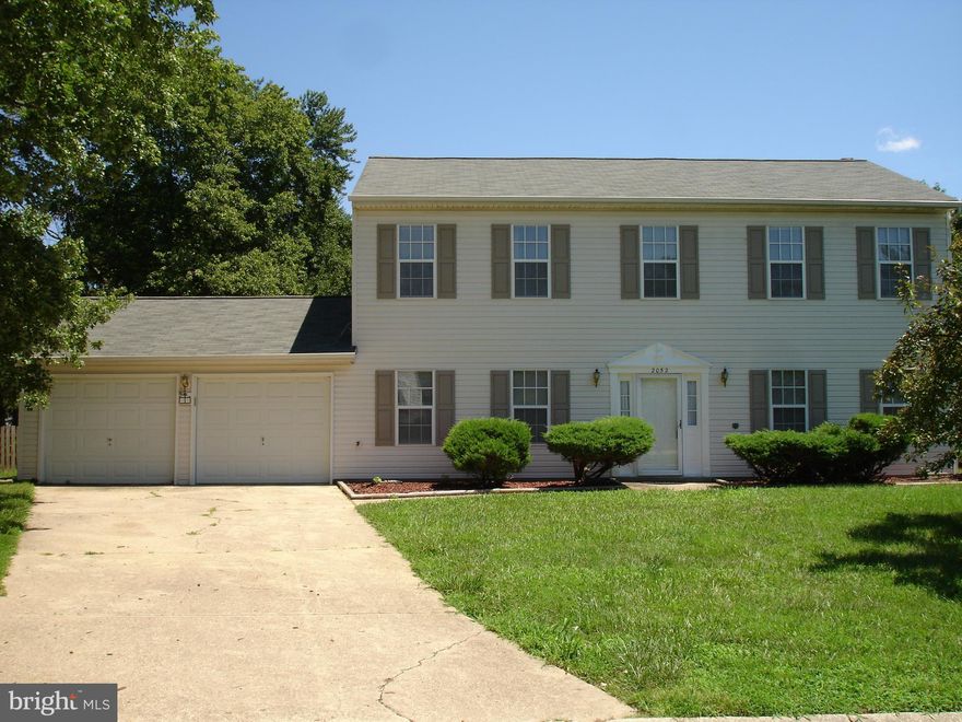 Spacious Home*Great for entertaining*All kitchen appliances are new all bathroom just updated*U shape kitchen work area with extra cabinets*bright and open breakfast area*Family room flows nicely to the large living room or through French doors to the ground level shaded deck & fenced back yard*Huge Open master Br with walk in closet*All BR's good size*roof & siding2013*Home back on mkt fall thr!