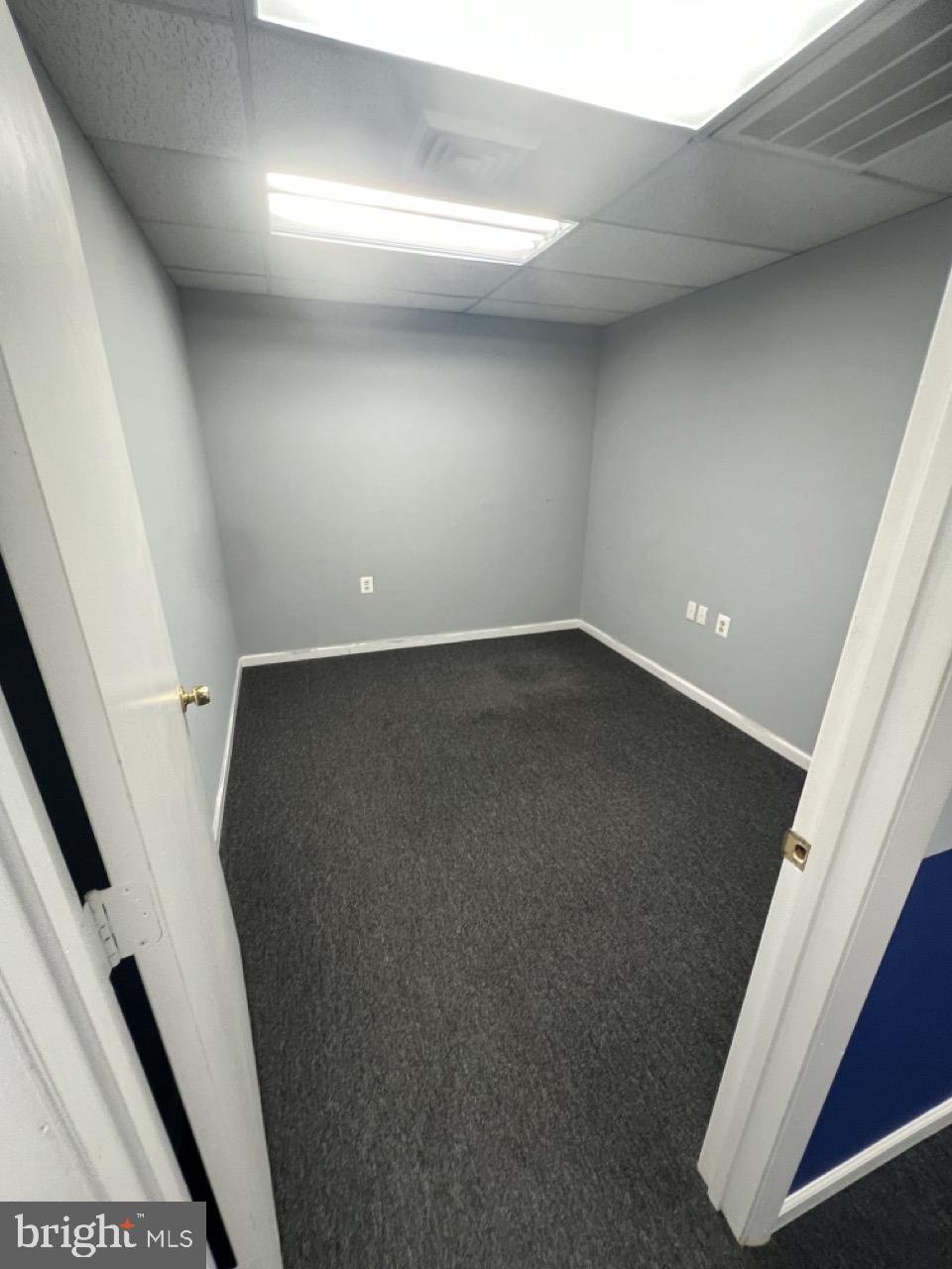 VILLAGE OF OAKLAND MILLS - Commercial Lease