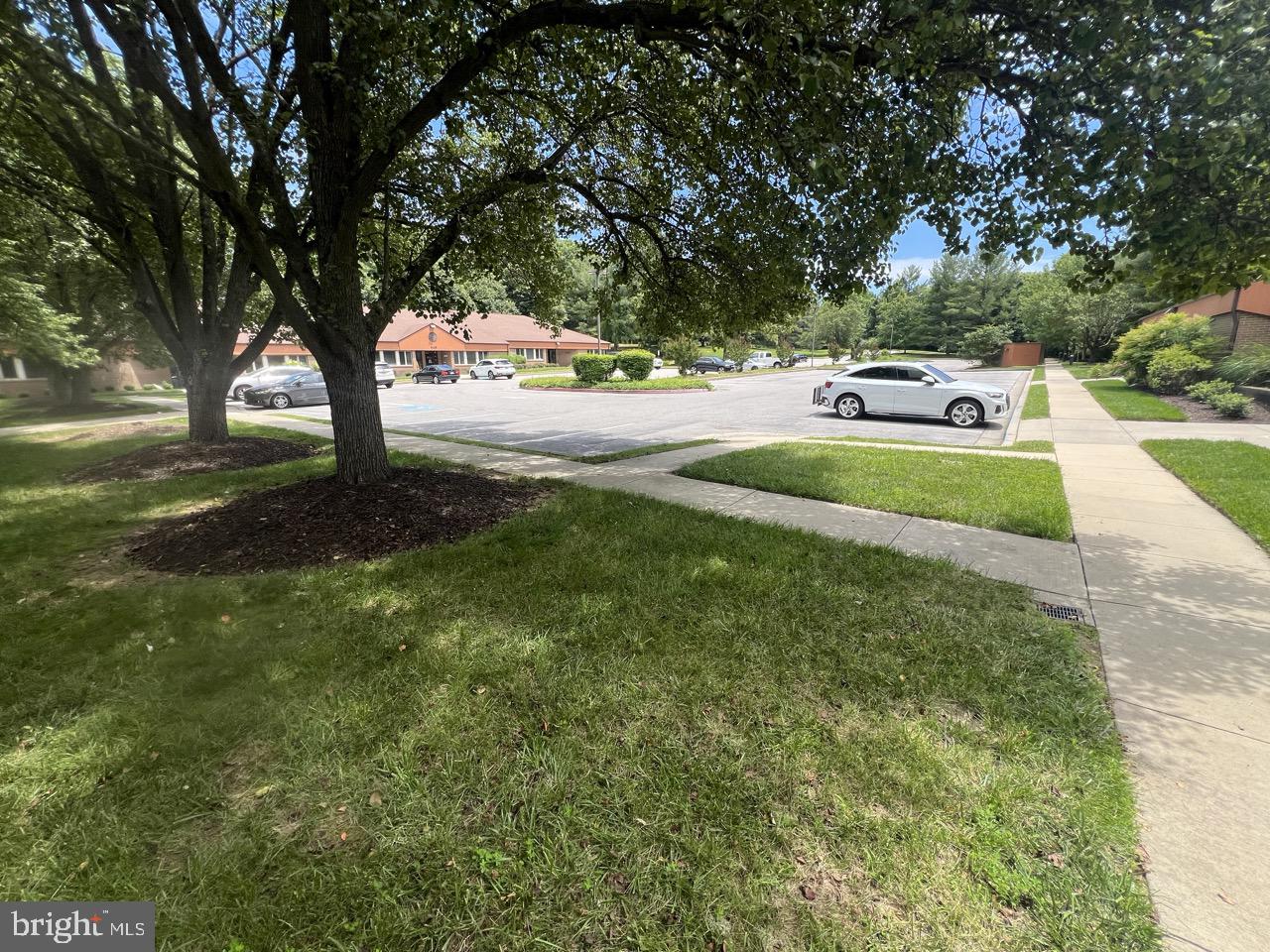 VILLAGE OF OAKLAND MILLS - Commercial Lease