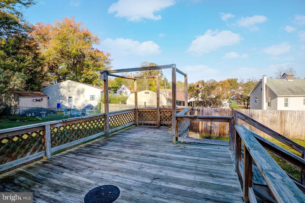 FEASTERVILLE - Residential Lease