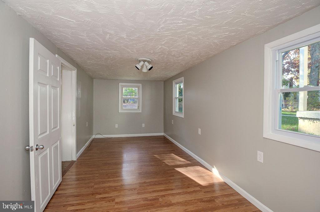 FEASTERVILLE - Residential Lease