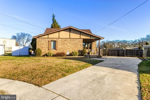 Homes For Sale - 30 Saint Charles Place<br/> RUNNEMEDE, NJ 08078