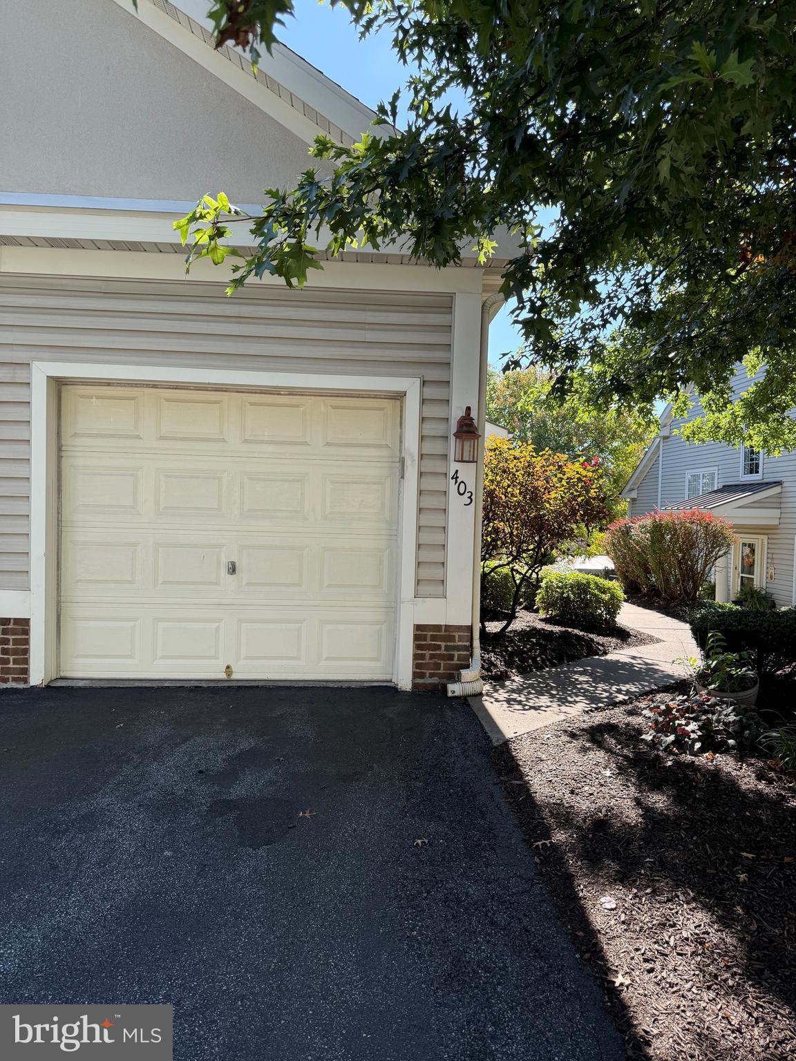 403 OAK HILL LANE