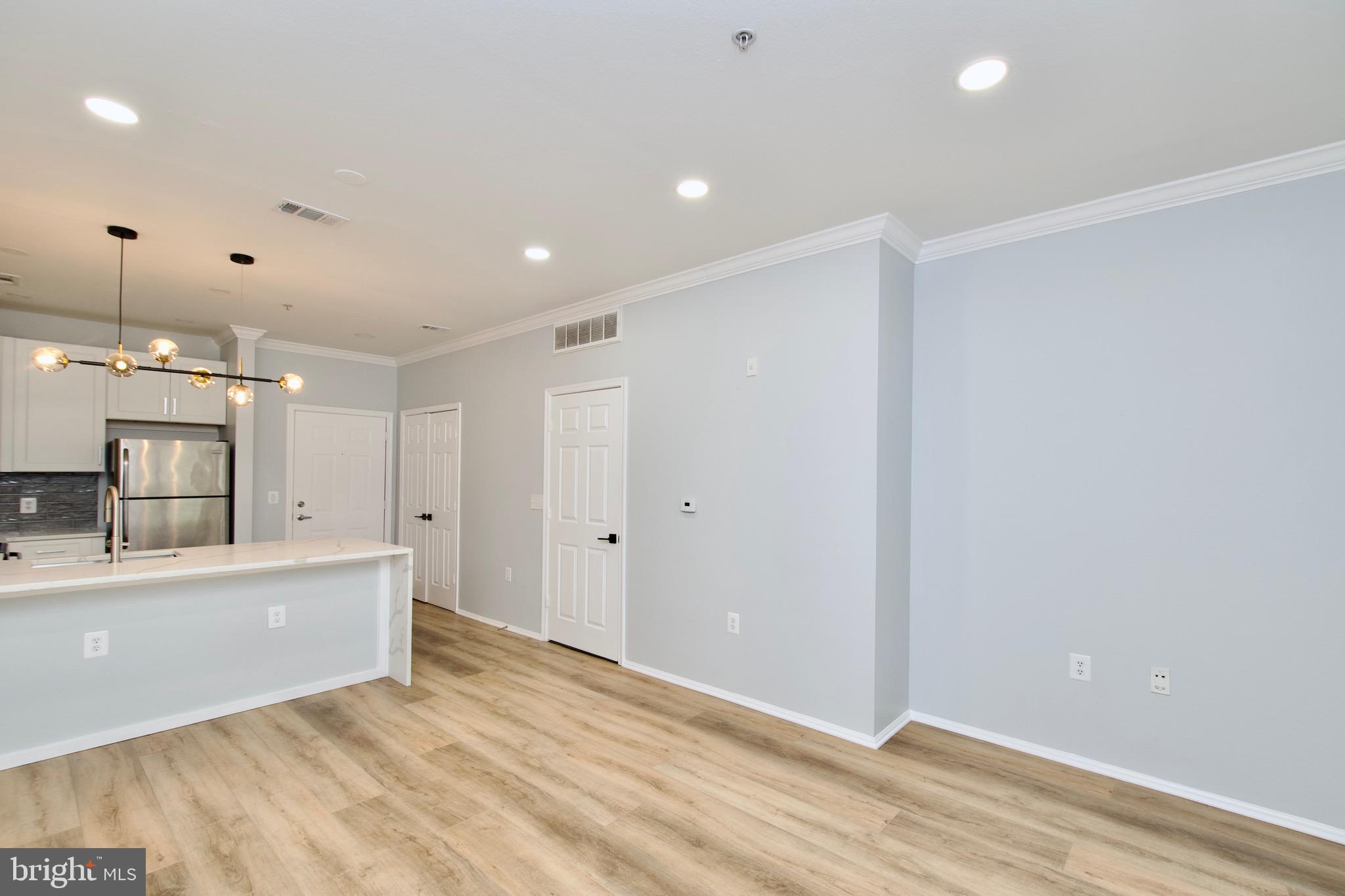 HIGH POINTE AT JEFFERSON - Residential