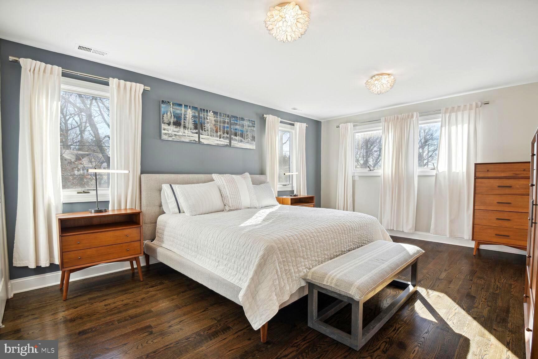 CONNECTICUT GARDENS - Residential