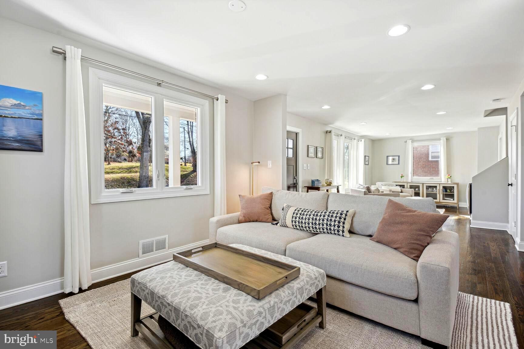 CONNECTICUT GARDENS - Residential