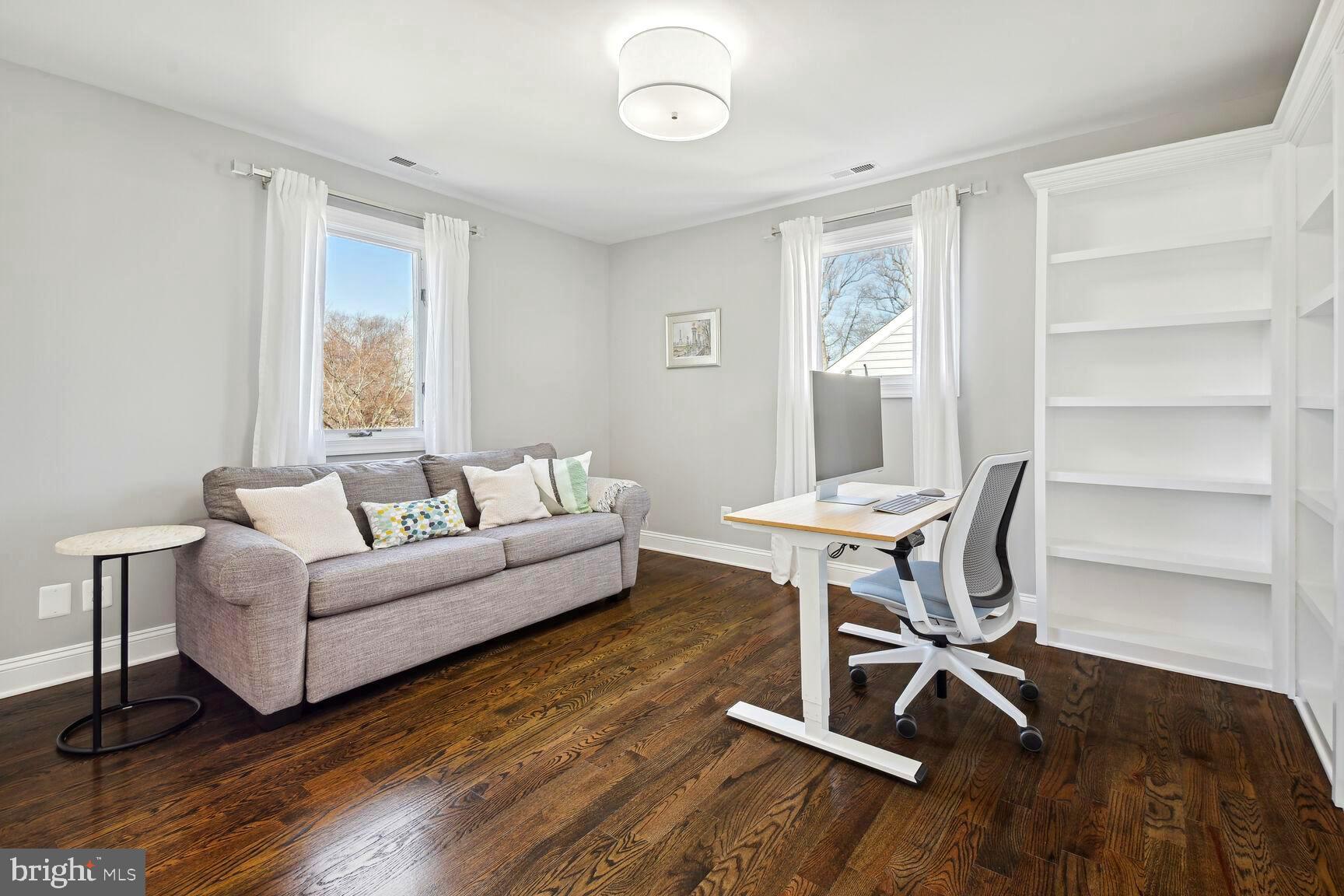 CONNECTICUT GARDENS - Residential