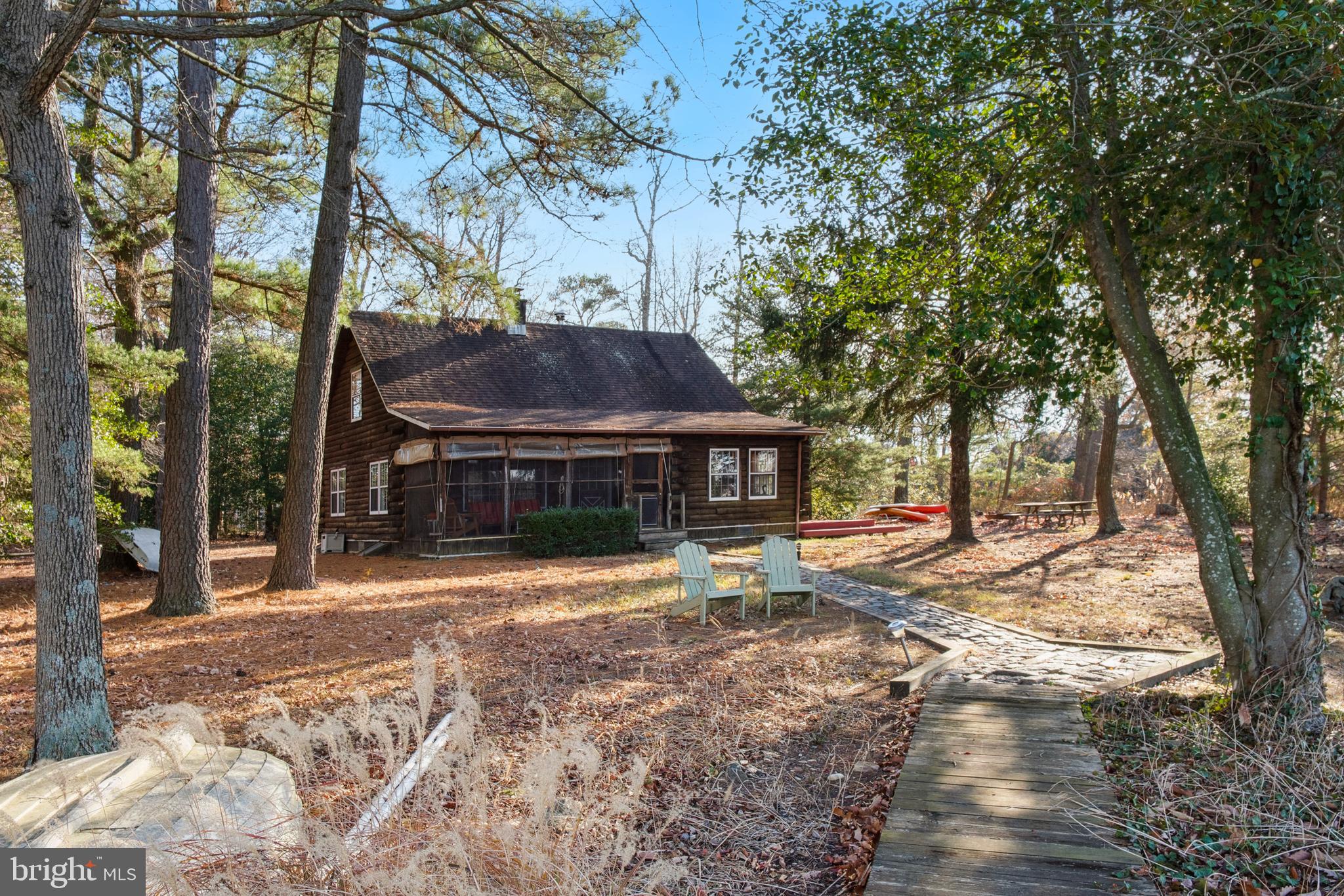5092 EDWARDS LANE