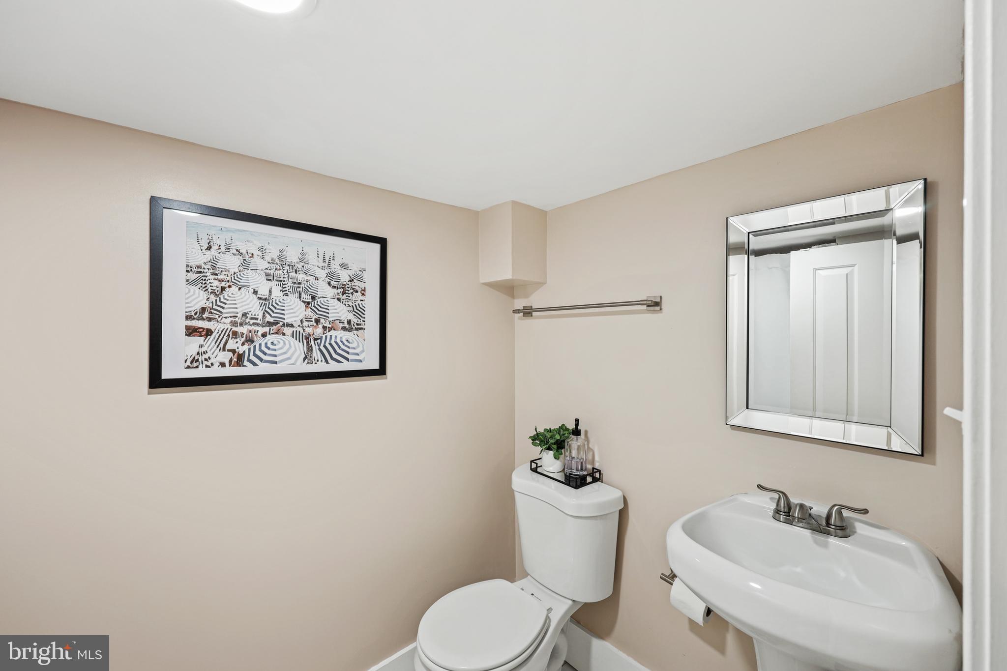 LOCUST POINT - Residential