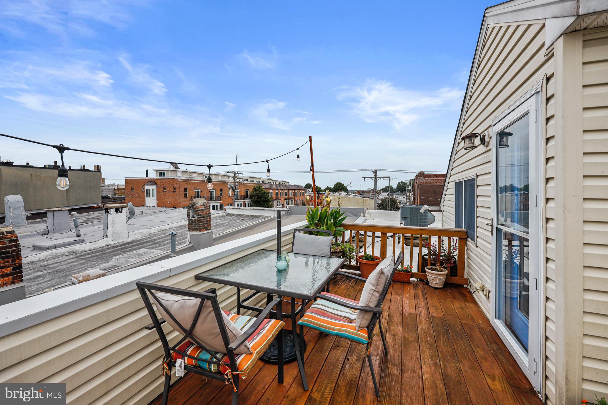 LOCUST POINT - Residential