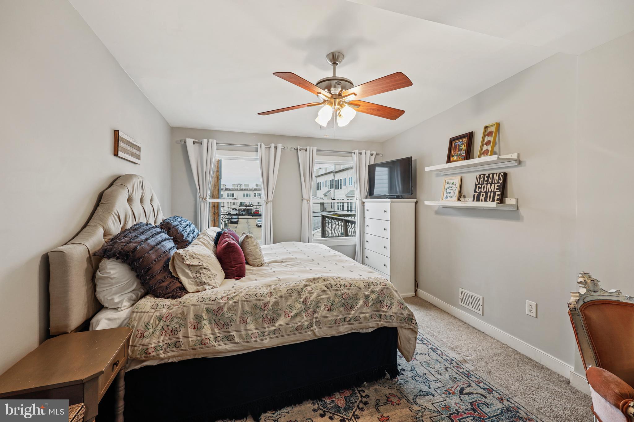 LOCUST POINT - Residential