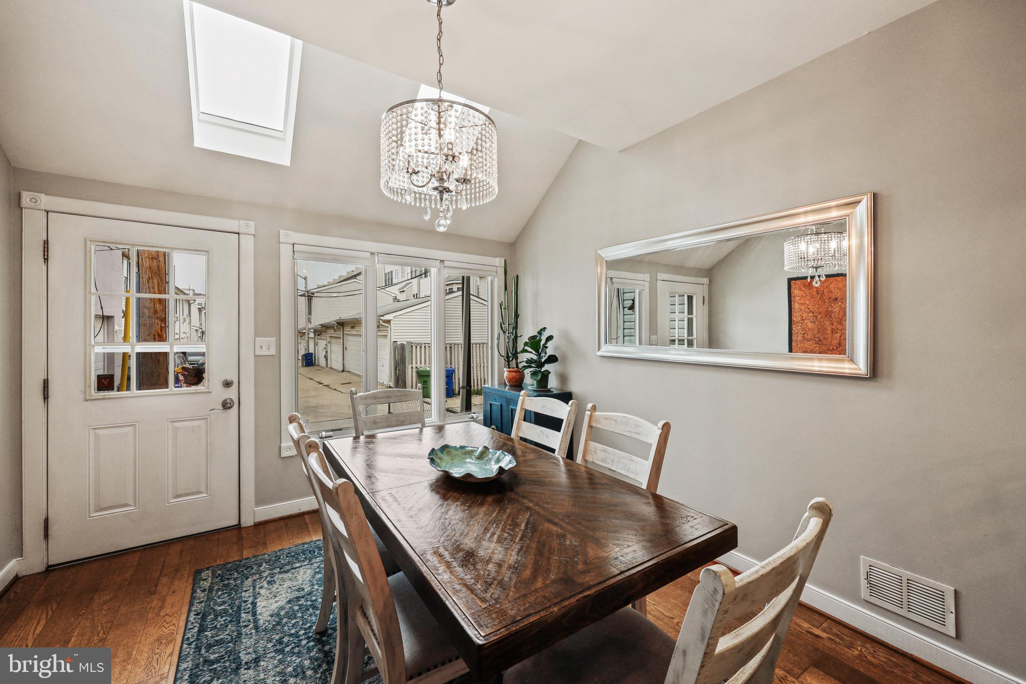 LOCUST POINT - Residential