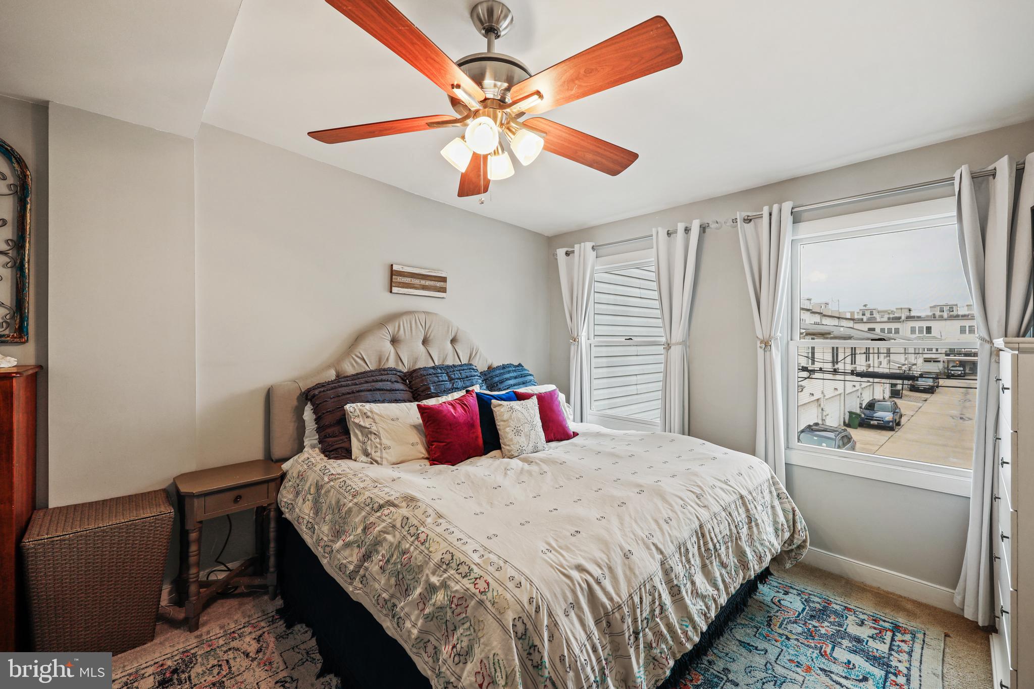 LOCUST POINT - Residential