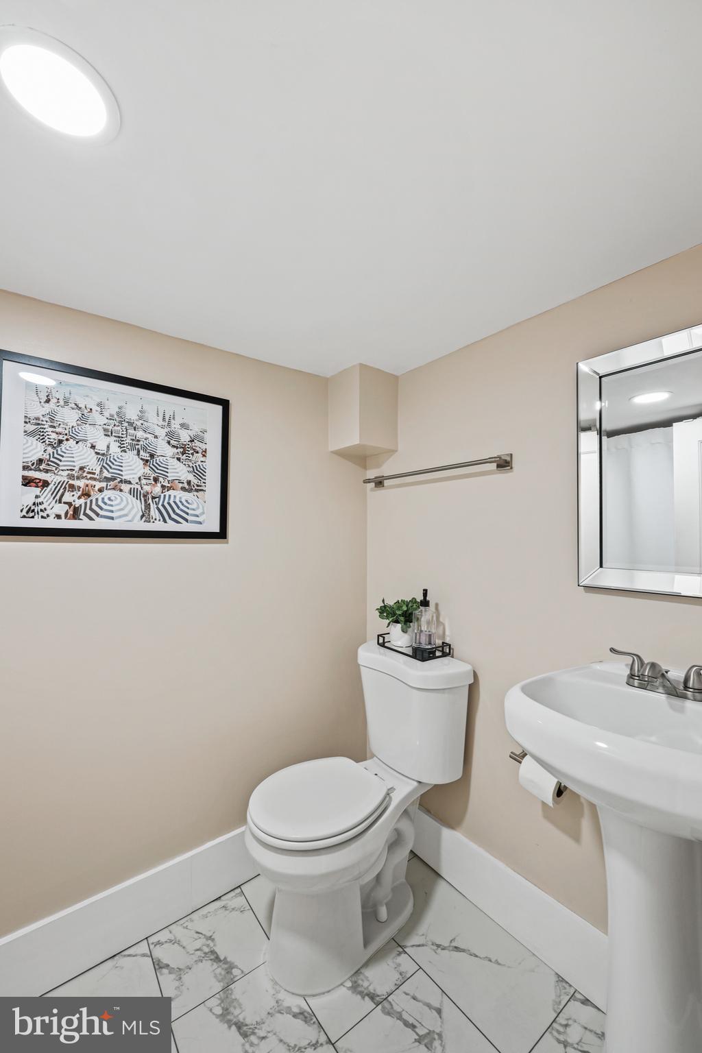 LOCUST POINT - Residential