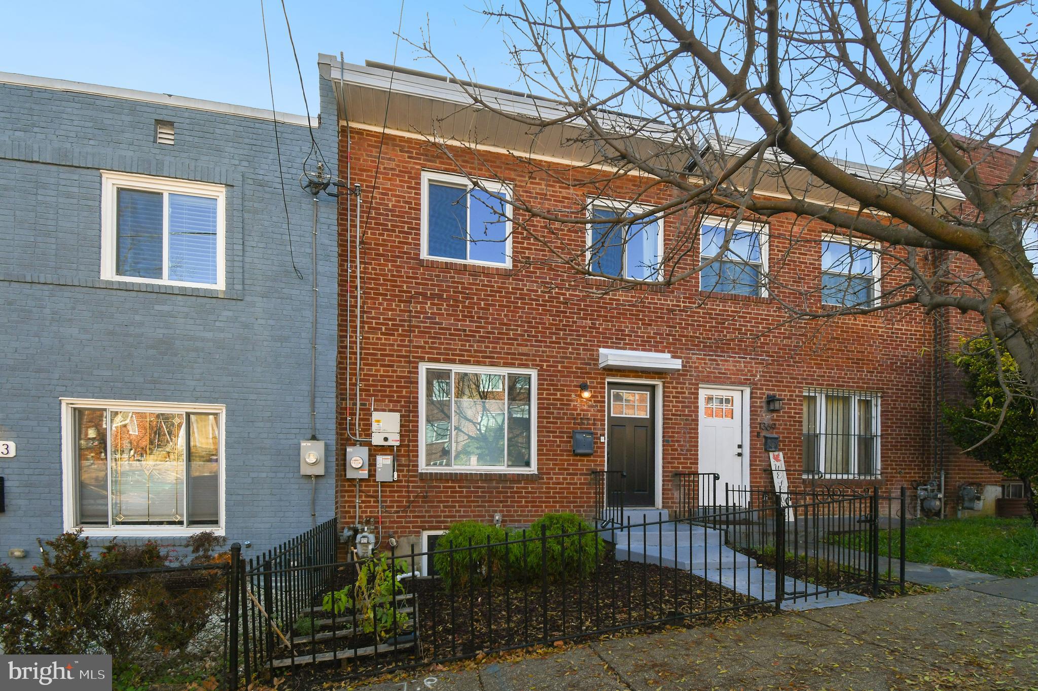 1371 ADAMS STREET NE