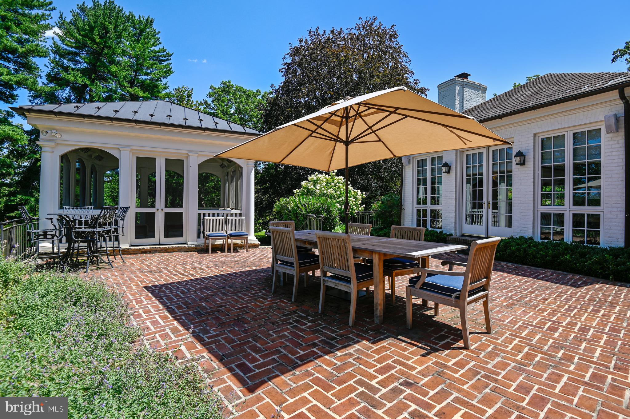 RUXTON - Residential