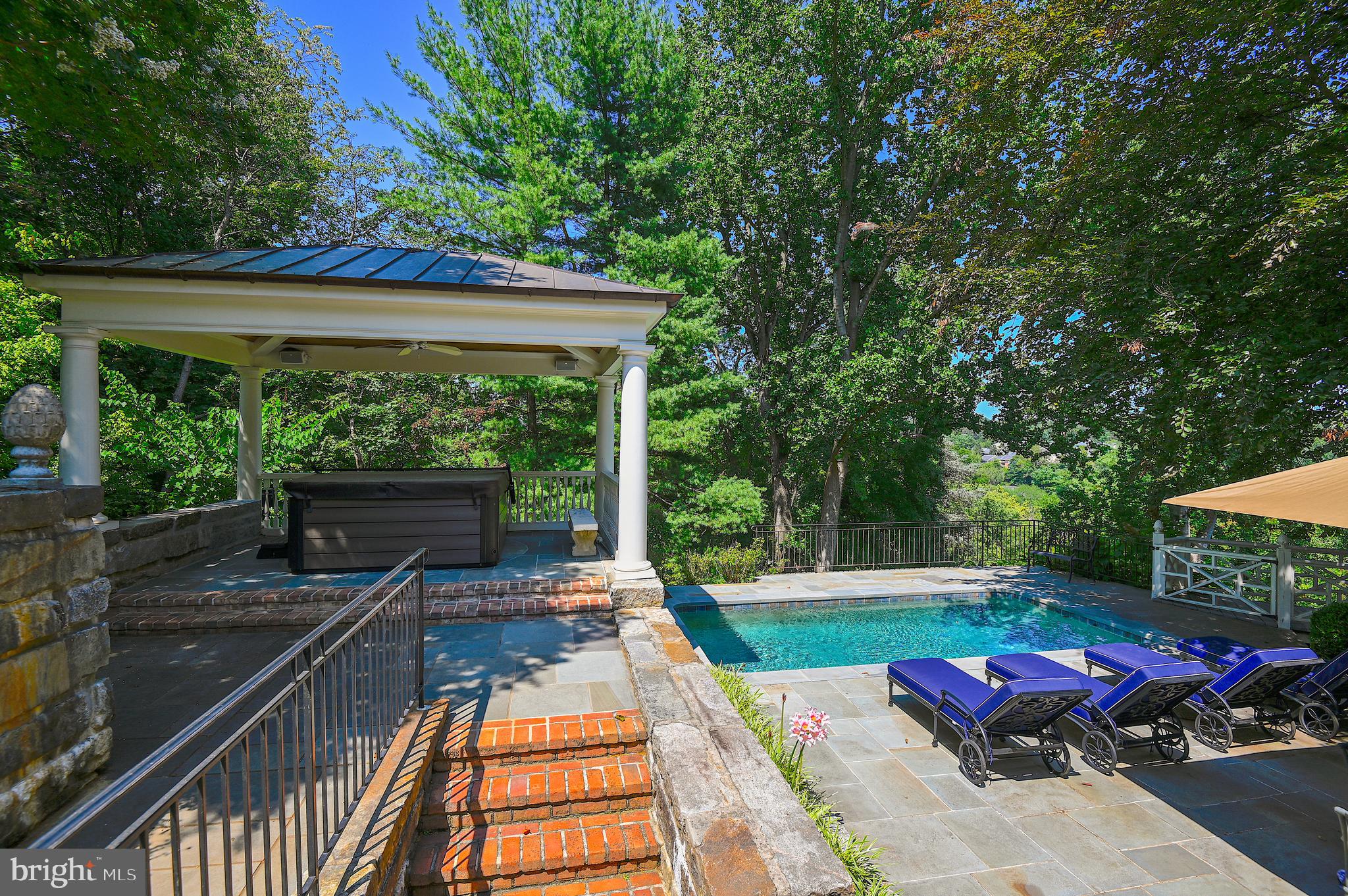 RUXTON - Residential