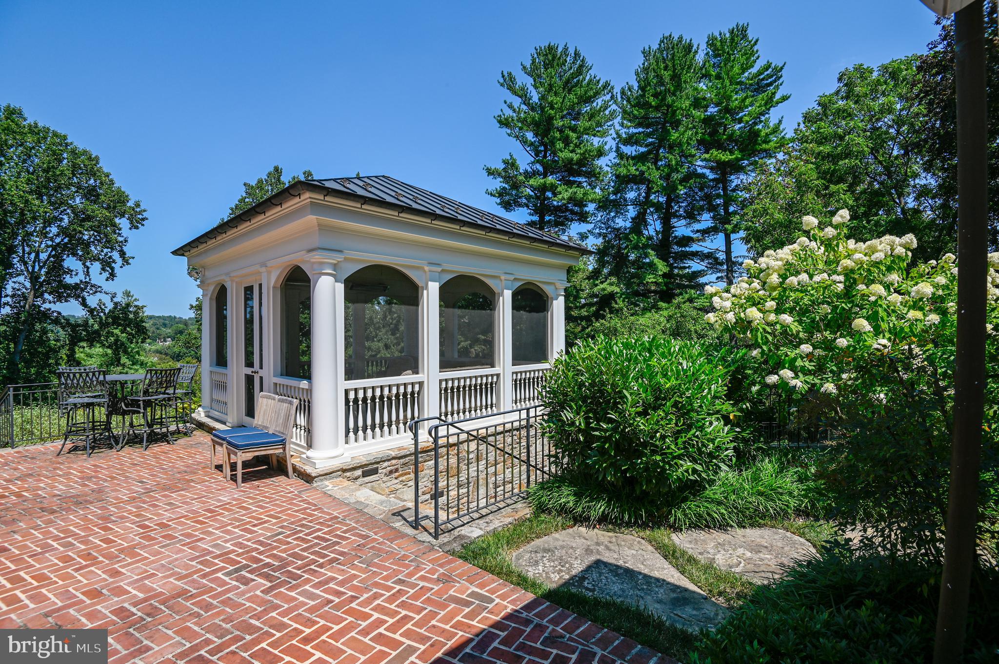 RUXTON - Residential