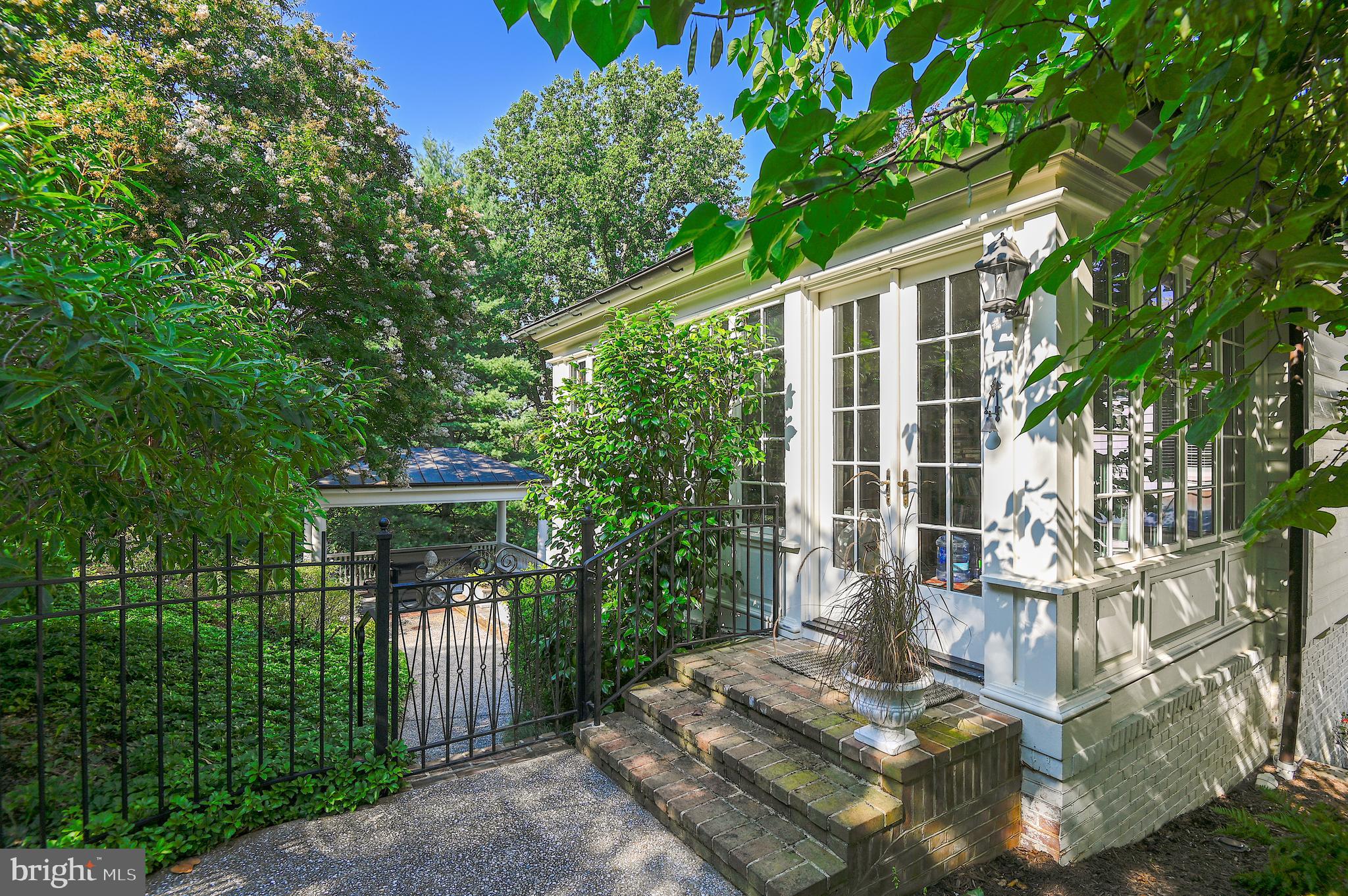 RUXTON - Residential