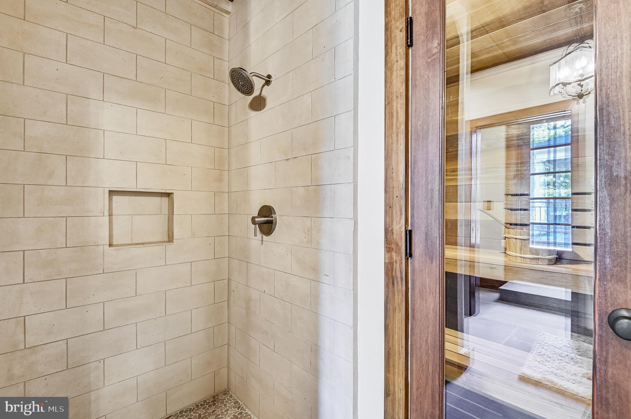 RUXTON - Residential