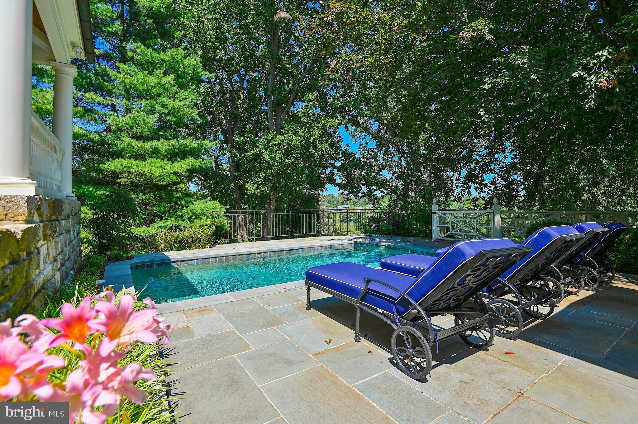 RUXTON - Residential